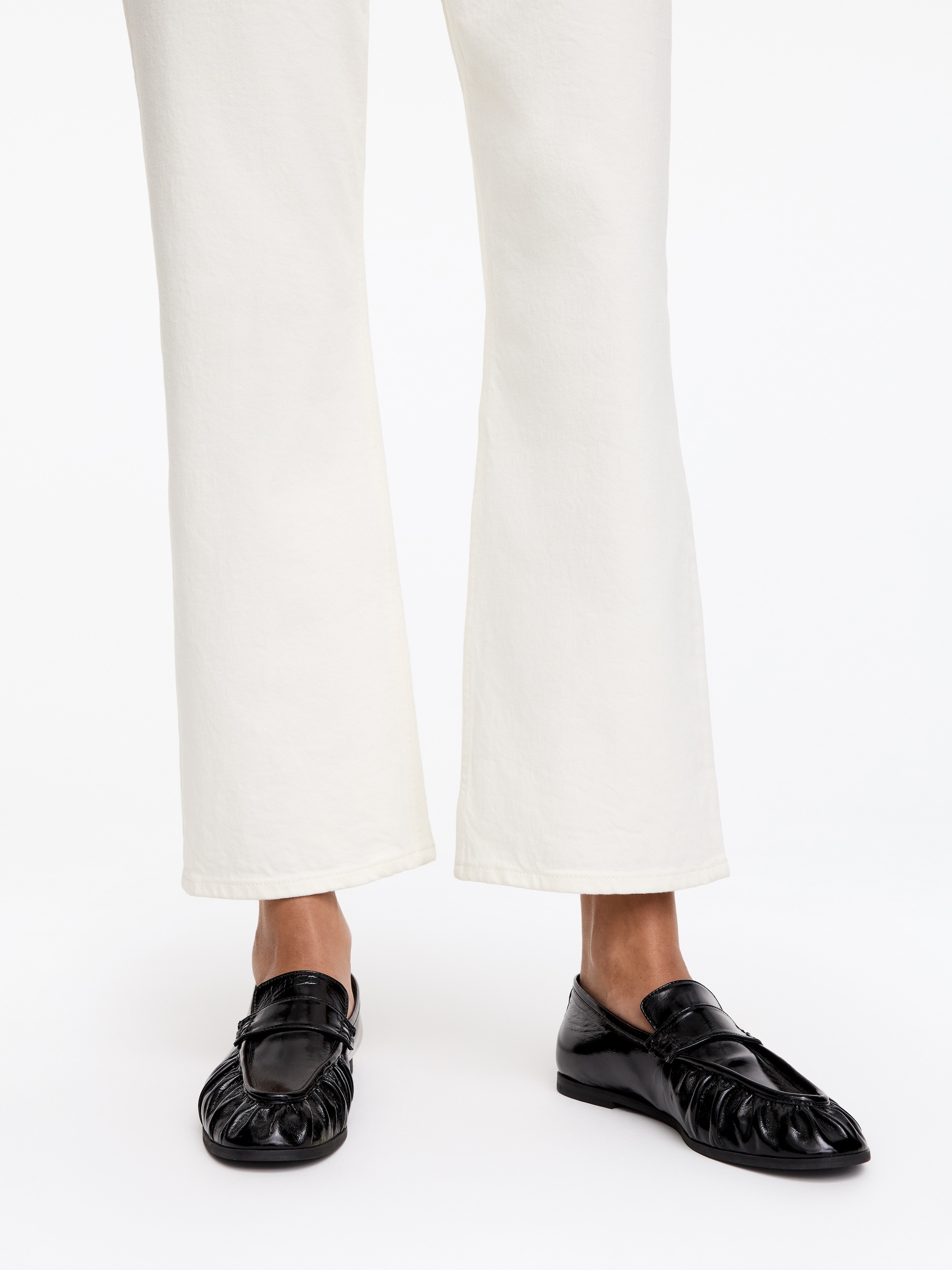 Desert Kick Flare Jeans - White - Slim fit - women - StillMedia/Lookbook - 3
