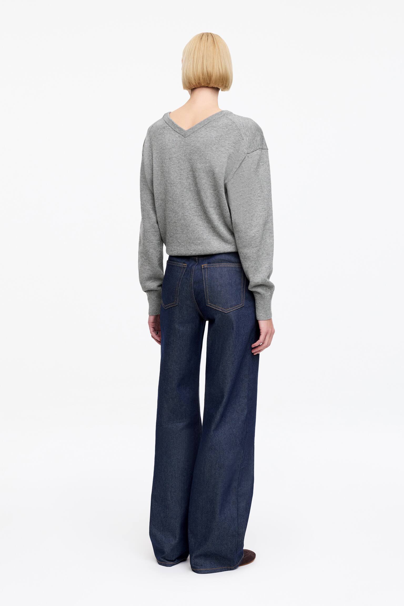 Sveter s výstrihom do V z bavlny a vlny - Sivá melírovaná/Hnedá - 5