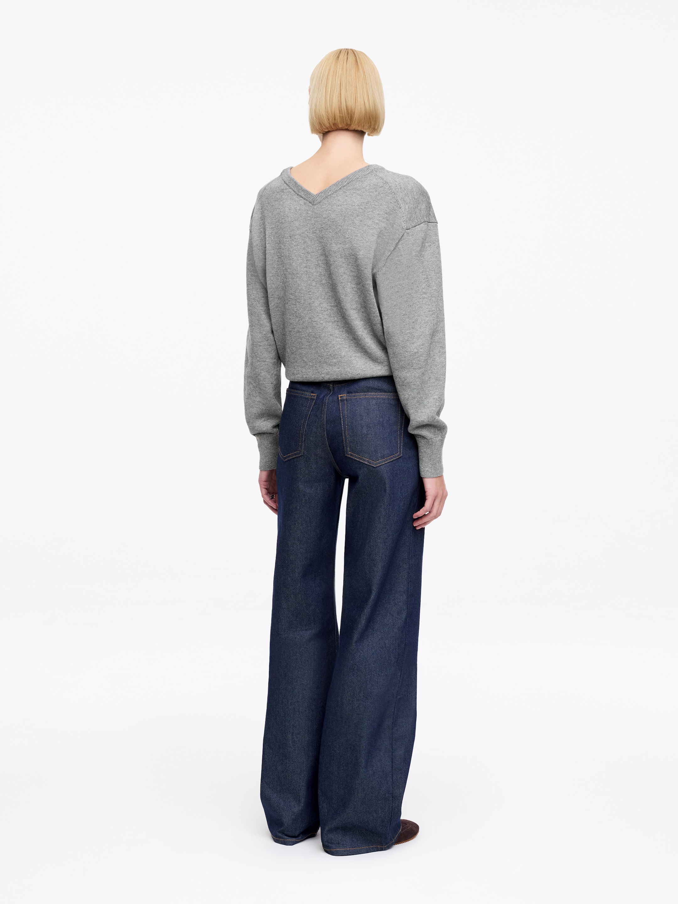 Cotton-Wool V-Neck Jumper - Grey Melange - Regular fit - Women - StillMedia/Lookbook - 4