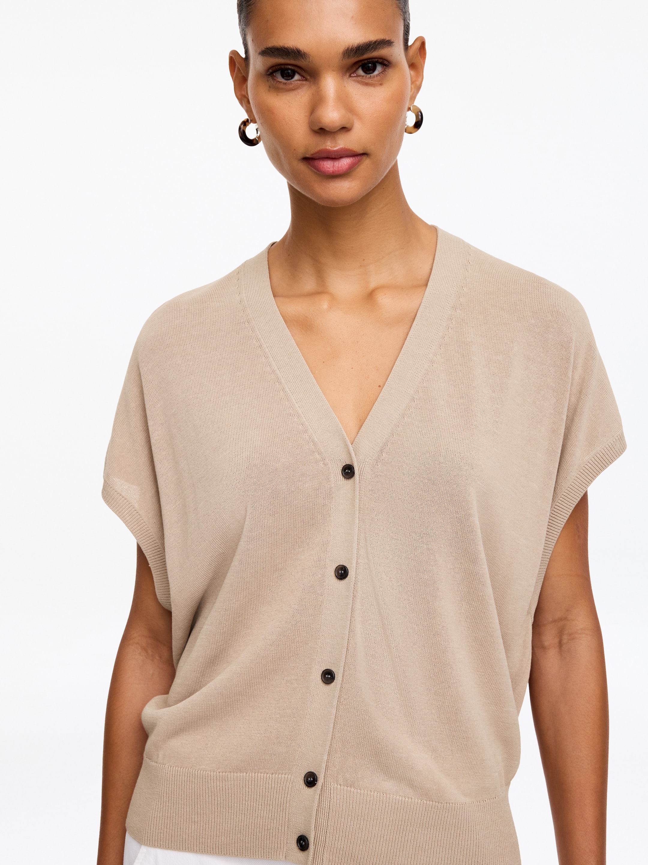Knitted Vest - Beige - Regular fit - Women - StillMedia/Lookbook - 2