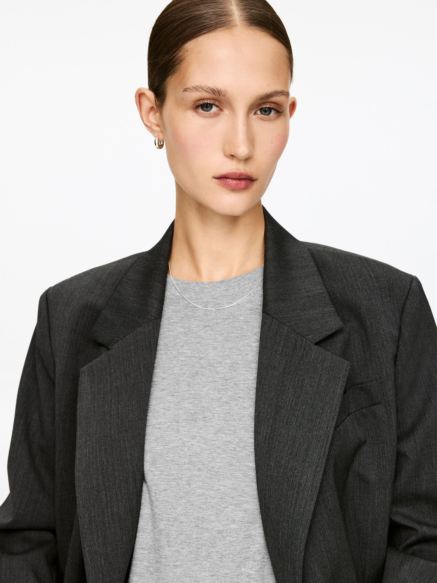 IRIS Signature Long-Sleeve T-Shirt - Grey - Regular fit - Women - StillMedia/Lookbook - 12