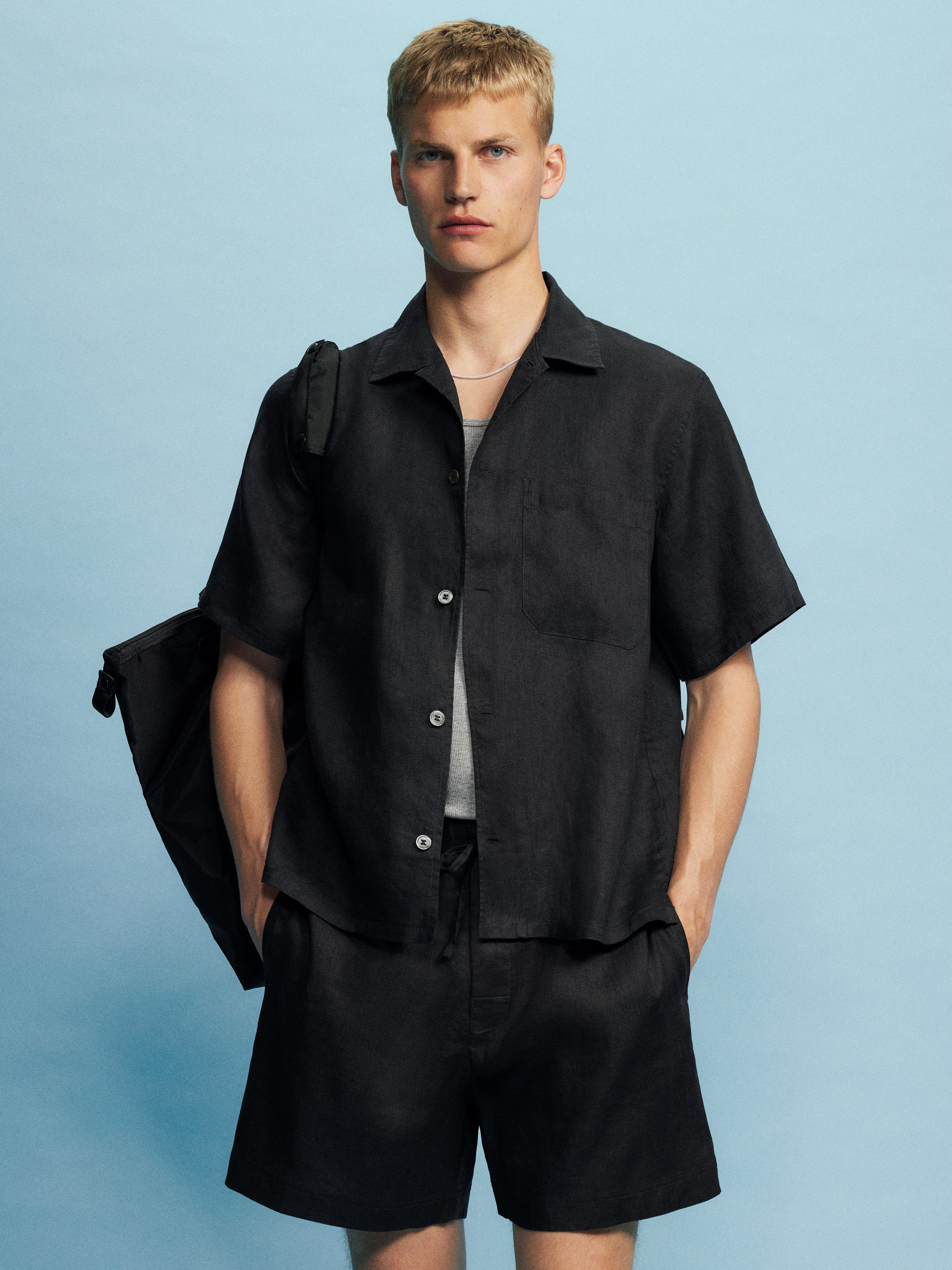 Linen Shorts - Black - Regular fit - Men - StillMedia/Lookbook - 1