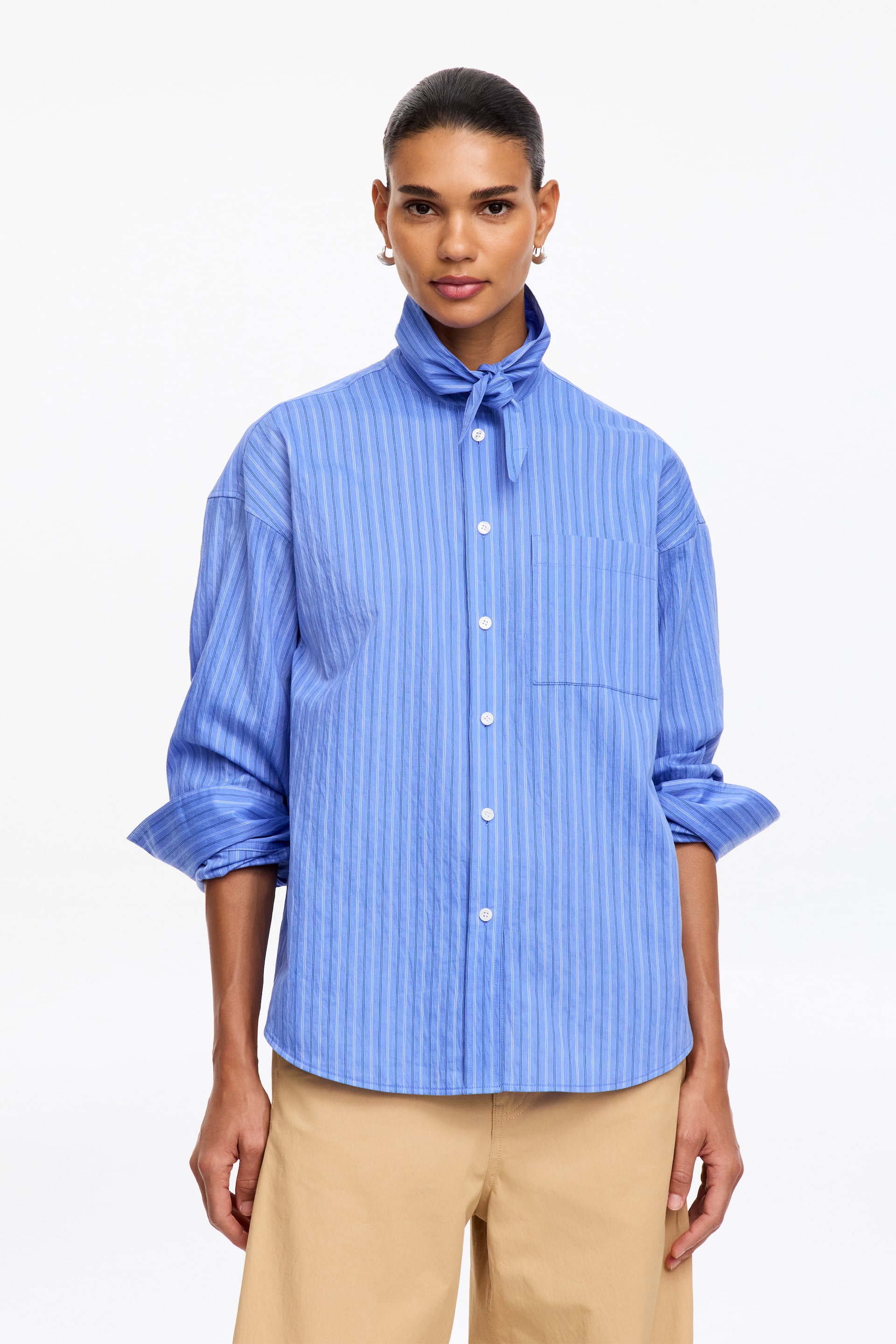 Agrandir l'image: Chemise en coton avec col foulard - Bleu/Rayé - FEMME | H&M FR 1