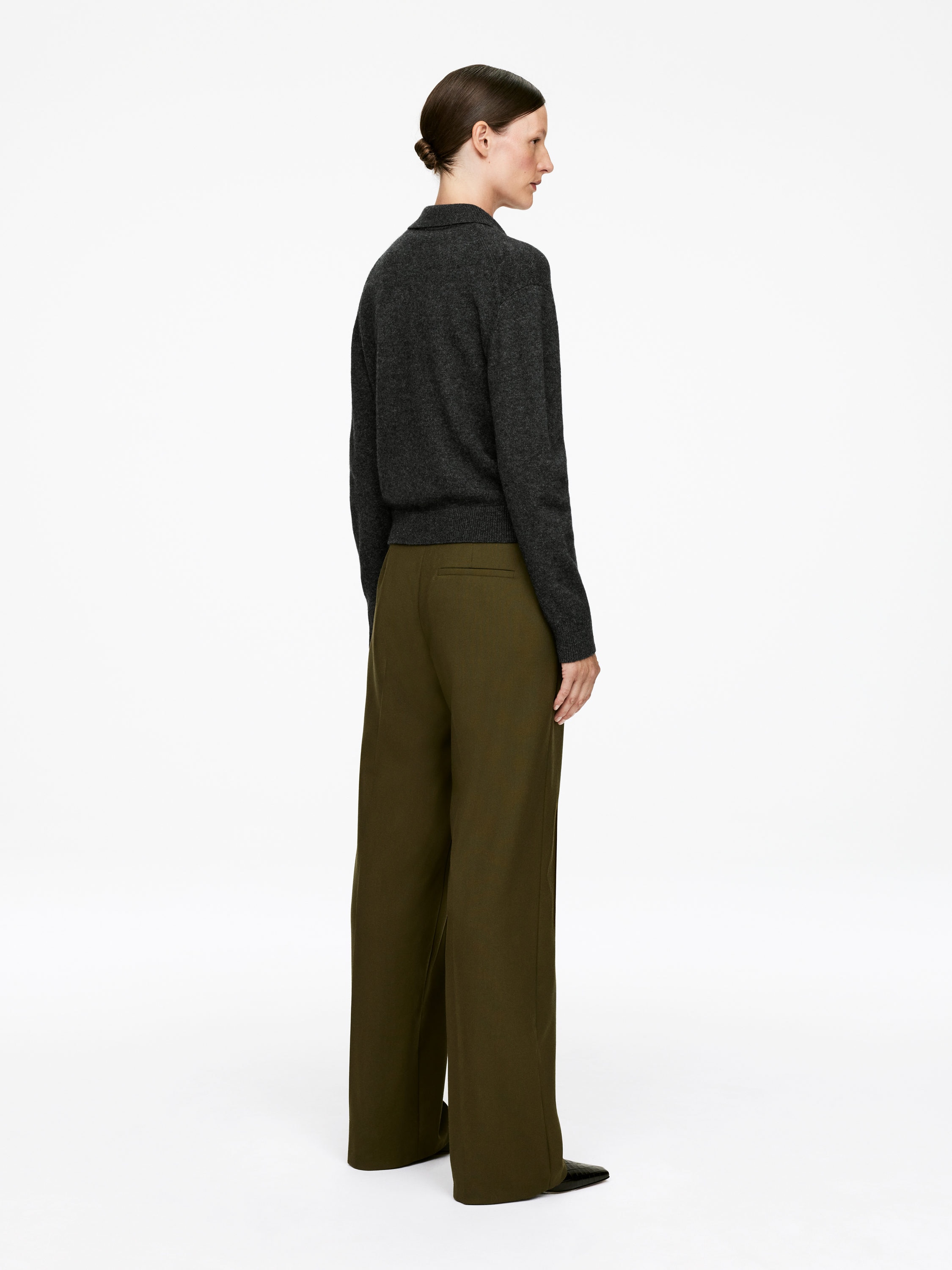 Wool Polo Jumper - Dark Grey - Loose fit - Women - StillMedia/Lookbook - 5