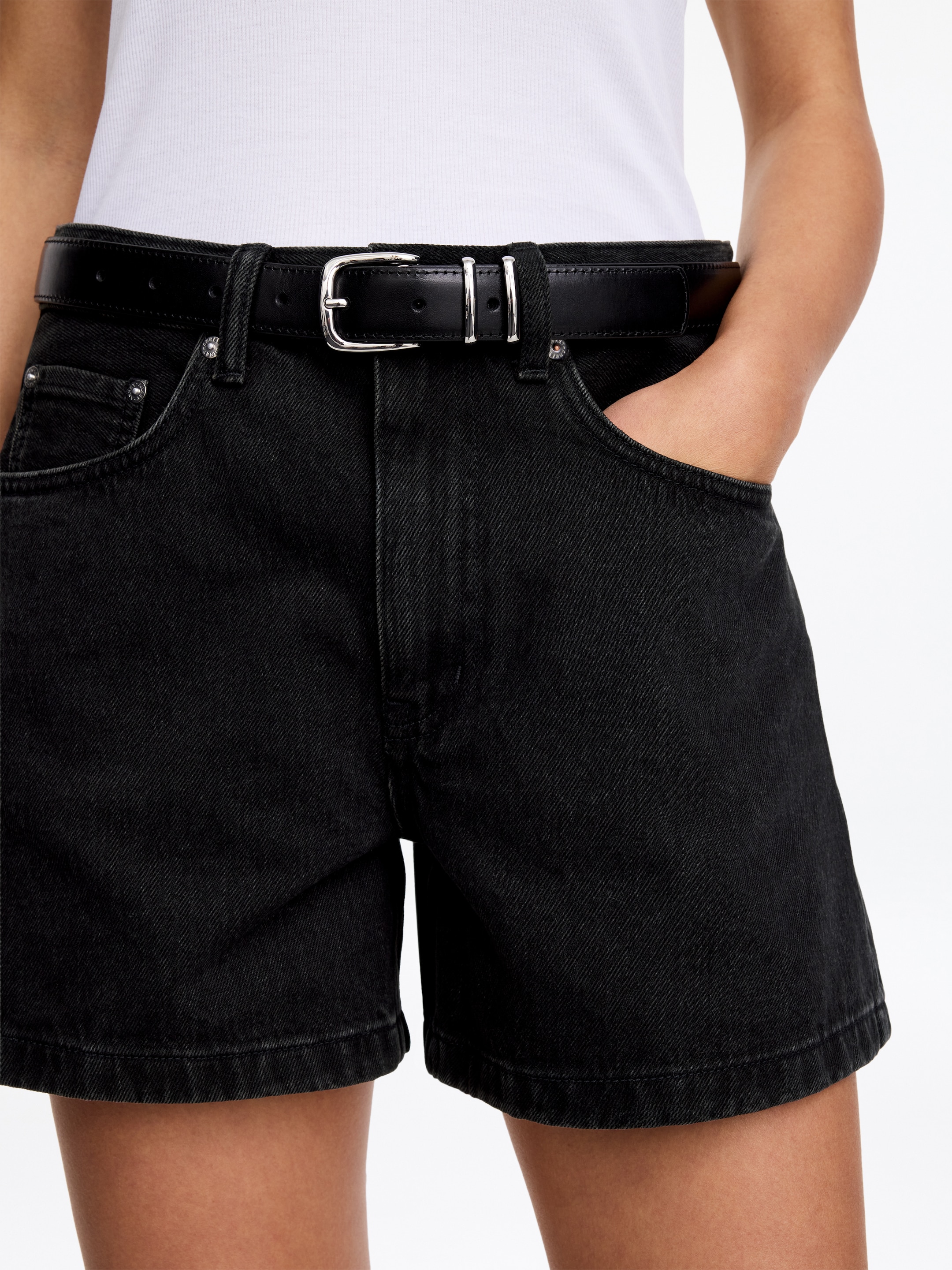 Denim Shorts - Black - Regular fit - Women - StillMedia/Lookbook - 6