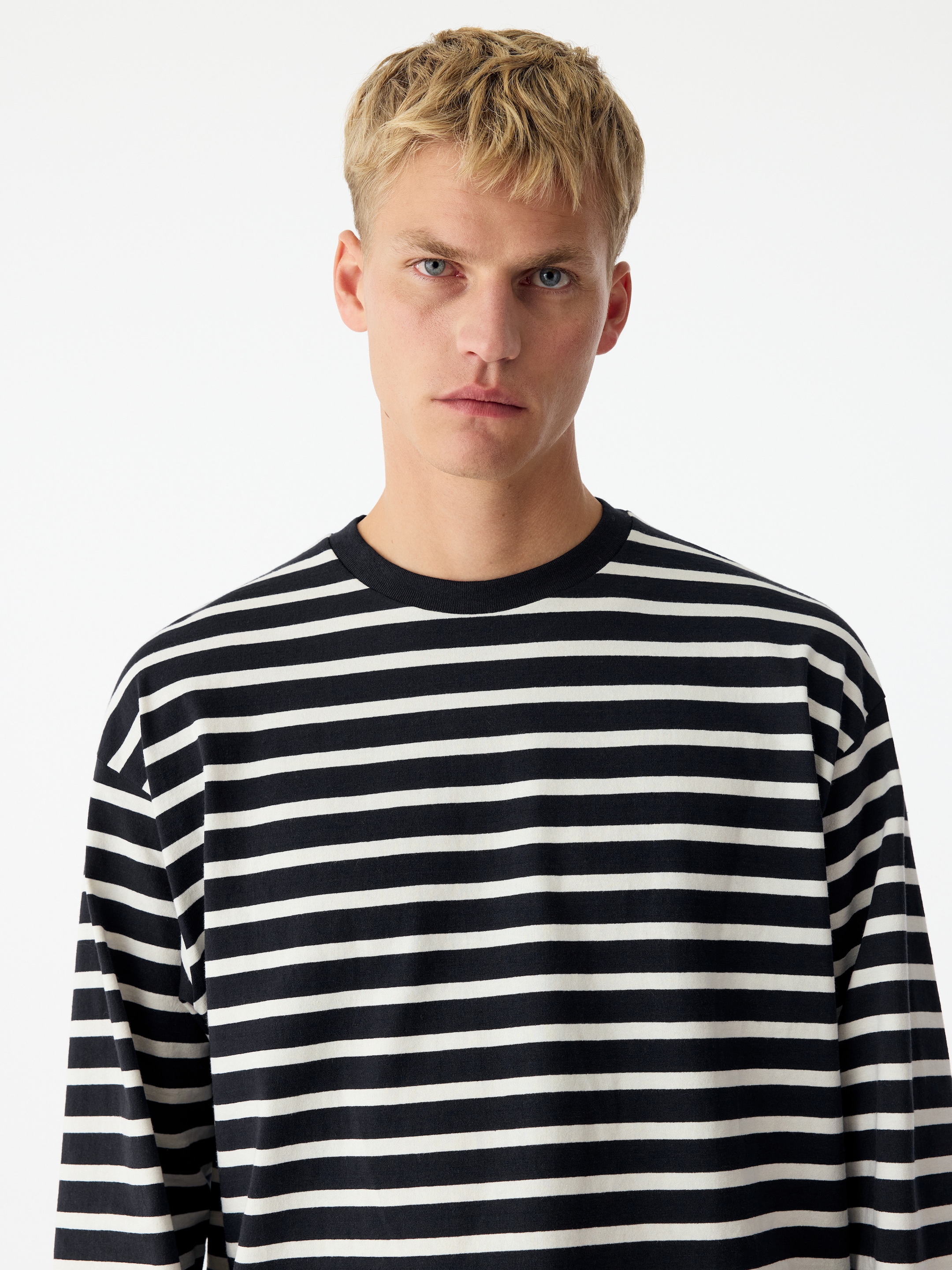 Relaxed Long-Sleeve T-Shirt - Dark Blue/Striped - Relaxed fit - men - StillMedia/Lookbook - 6
