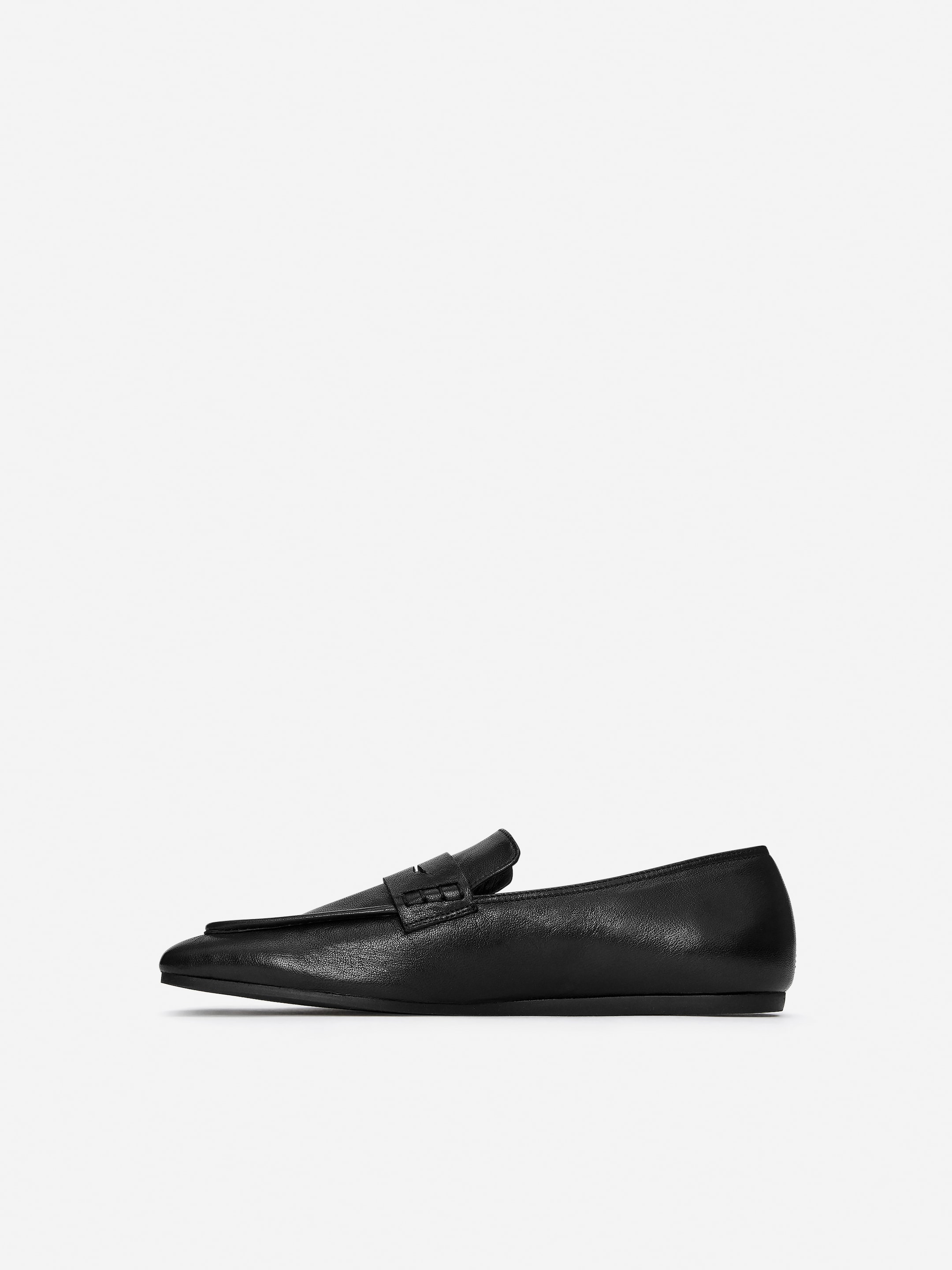 Leather Loafers - Black - Women - StillMedia/DescriptiveStillLife - 5