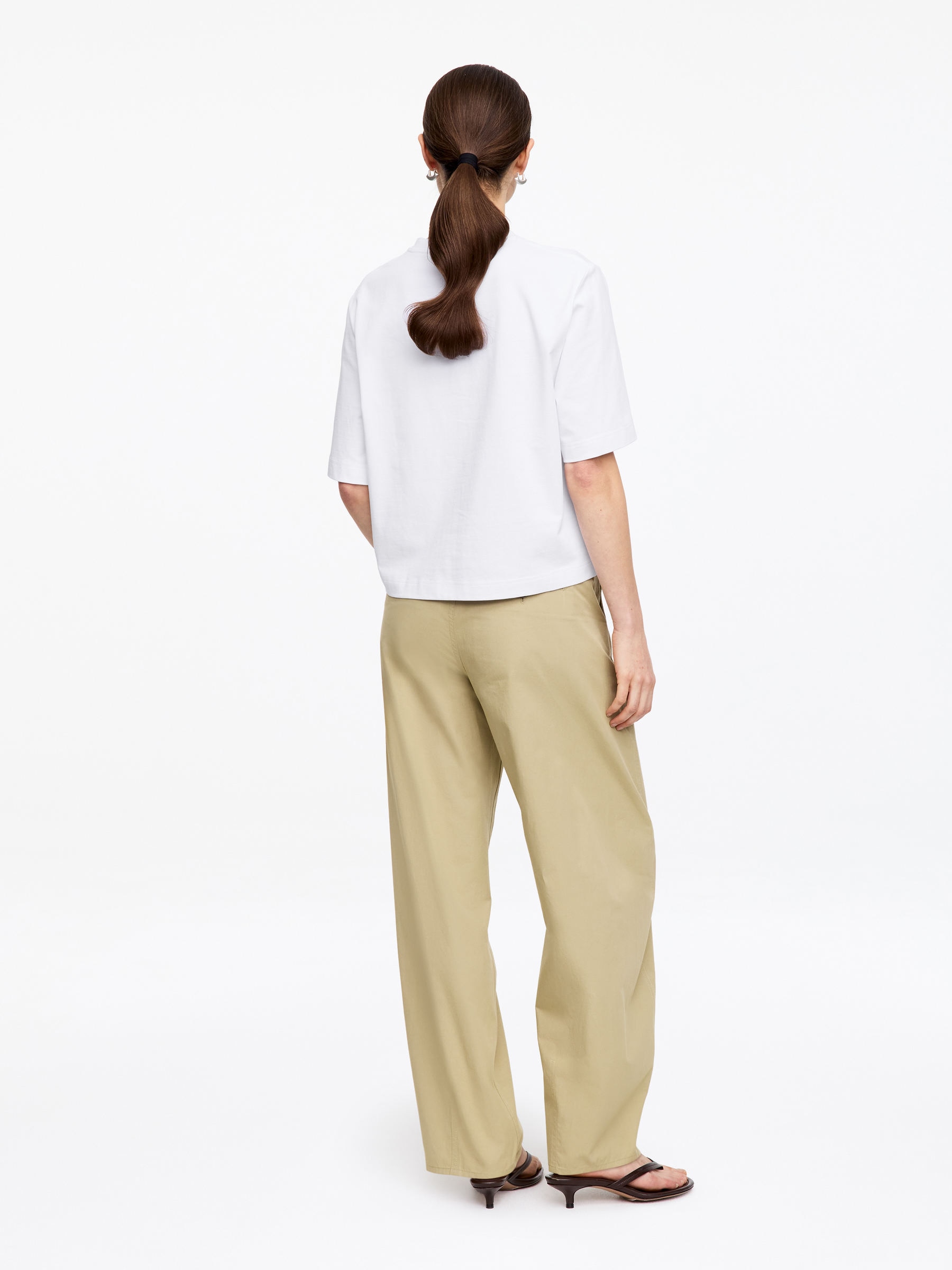 ALBA Boxy T-Shirt - White - Relaxed fit - Women - StillMedia/Lookbook - 13
