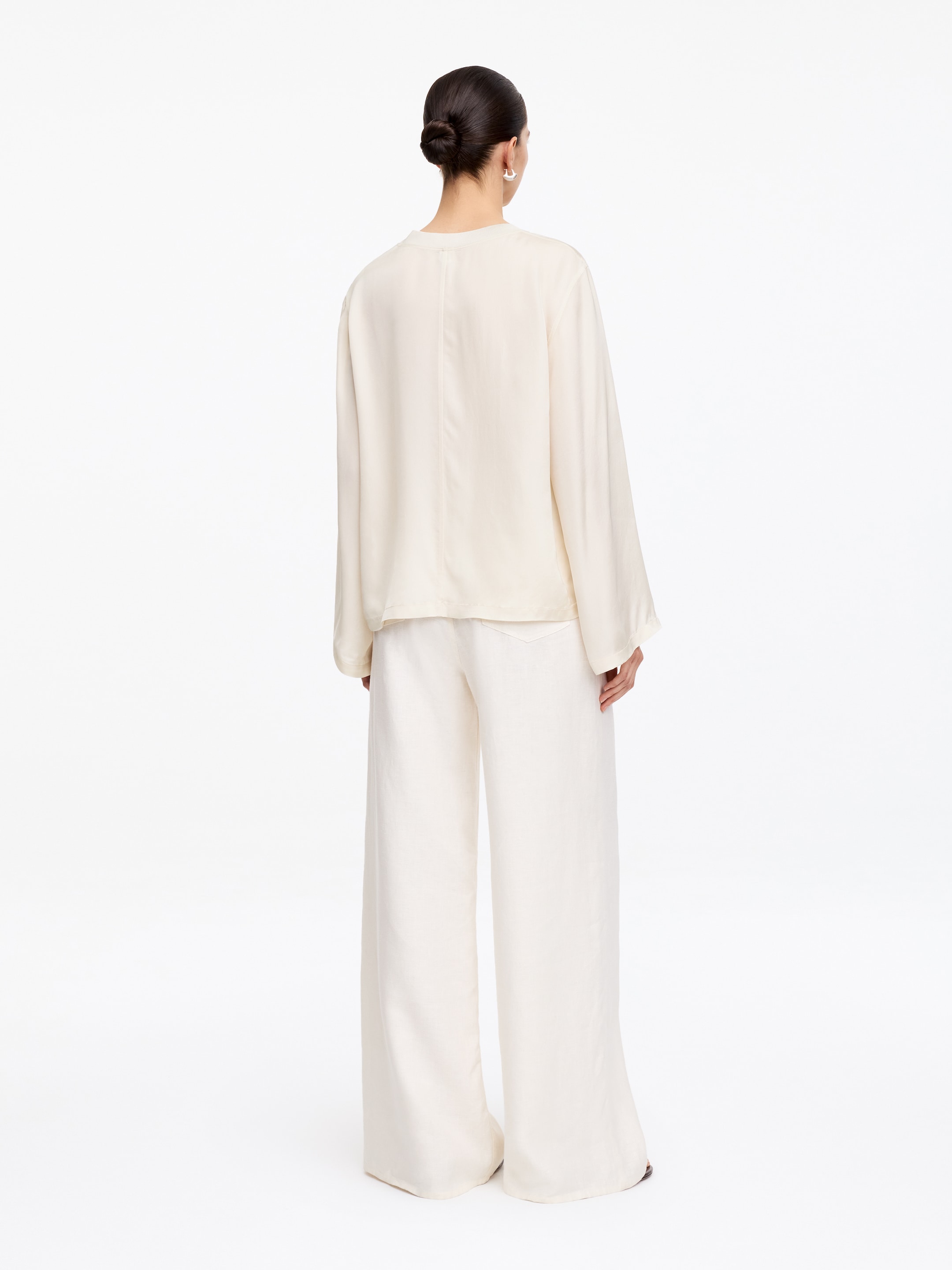 Long-Sleeve Satin Top - Off White - Loose fit - women - StillMedia/Lookbook - 2