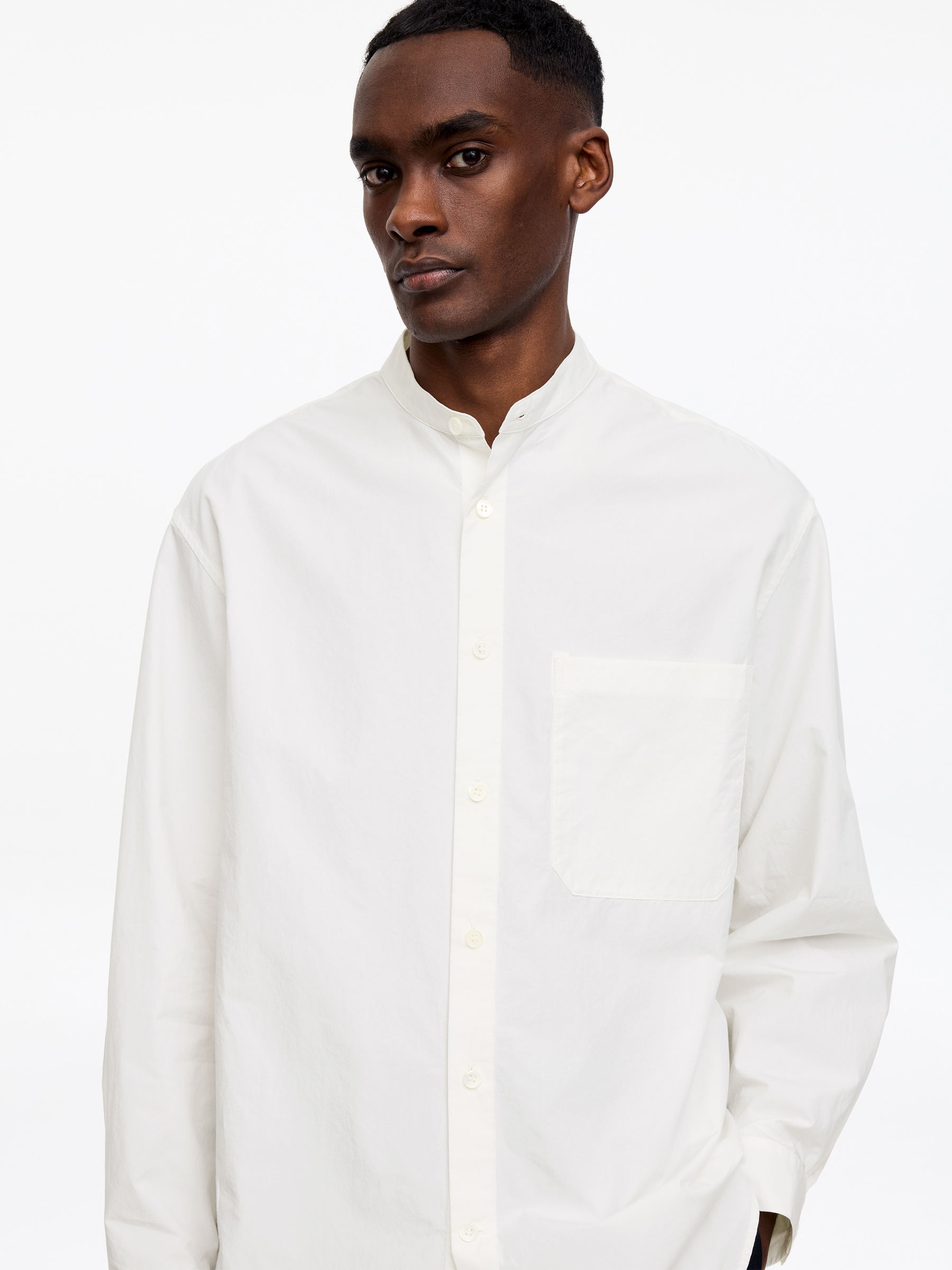Band-Collar Poplin Shirt - Off White - Relaxed fit - Men - StillMedia/Lookbook - 3