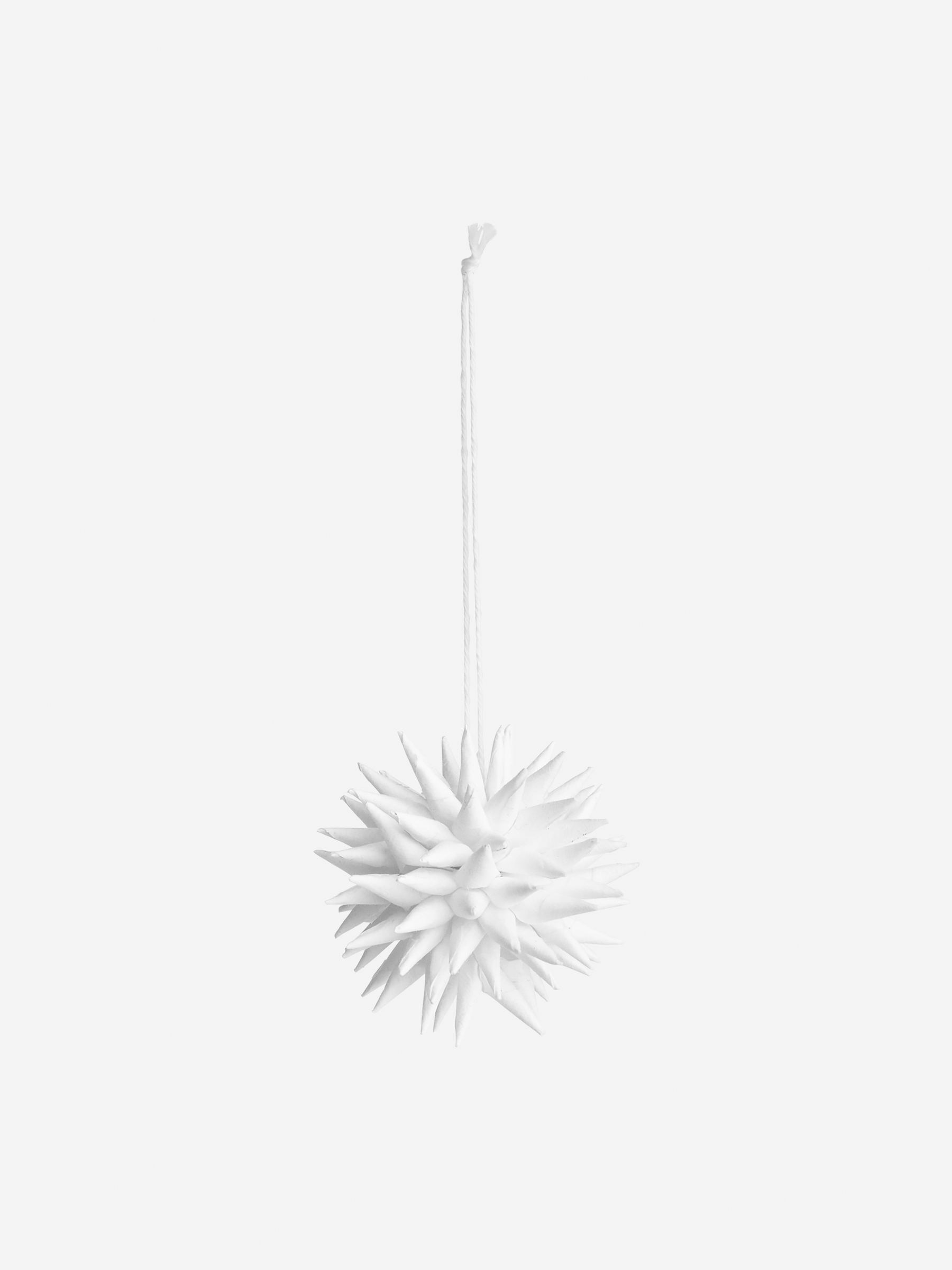 A World of Craft Paper Stars Set of 6 - White - Homeware - StillMedia/DescriptiveStillLife - 1