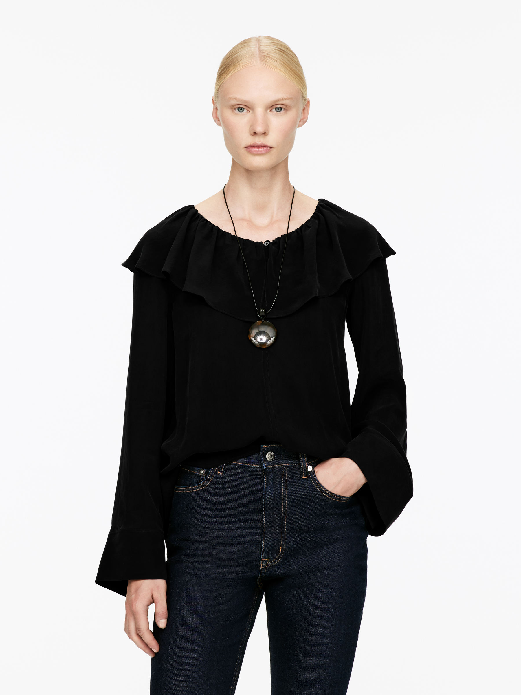 Frill-Collar Blouse - Black - Regular fit - Women - StillMedia/Lookbook - 3