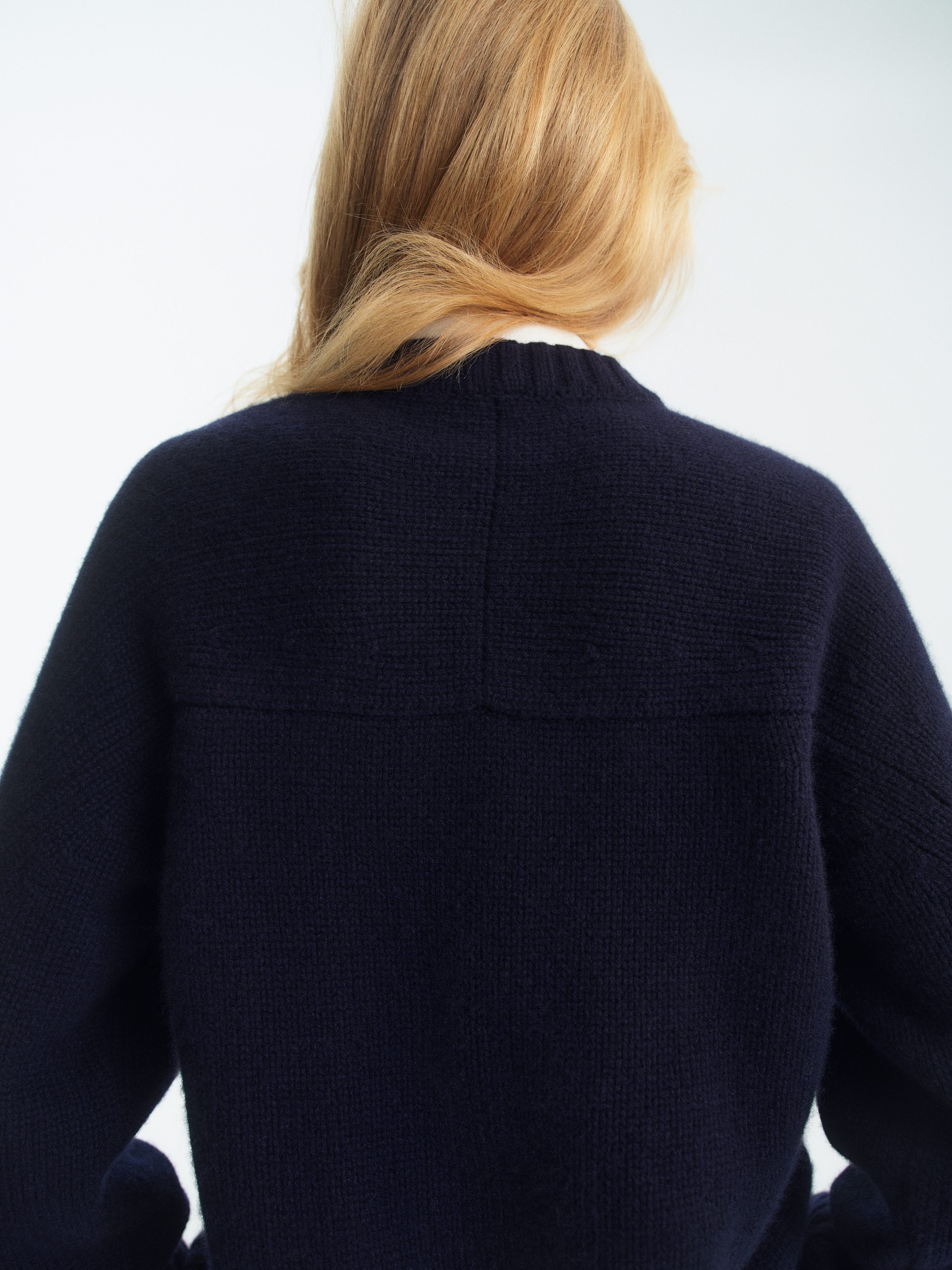 Chunky Pure Cashmere Jumper  ​ - Dark Blue - Oversized - Women - StillMedia/Environmental - 1
