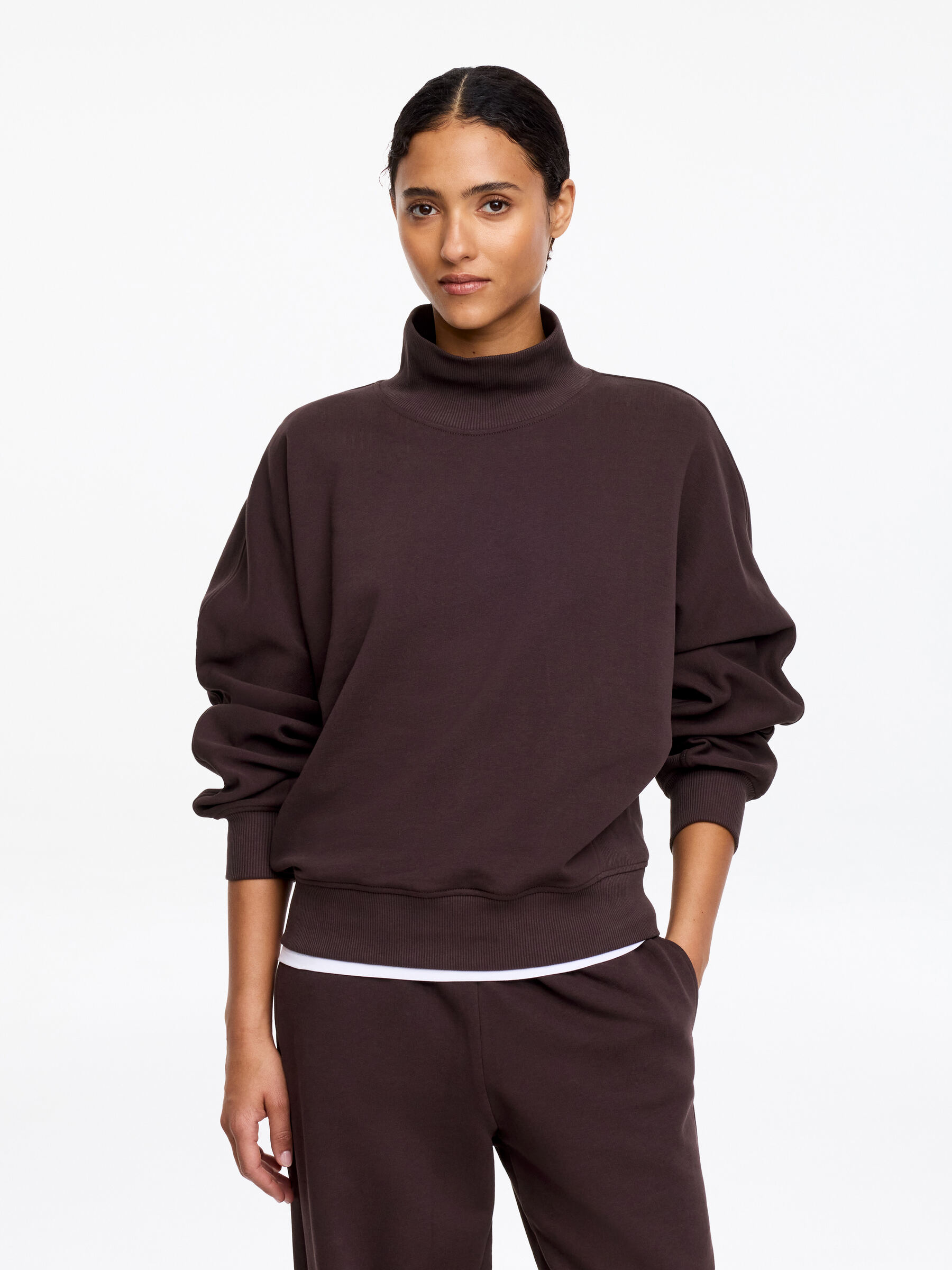 Mock-Neck Terry Sweatshirt - Brown - Relaxed fit - Women - StillMedia/Lookbook - 4