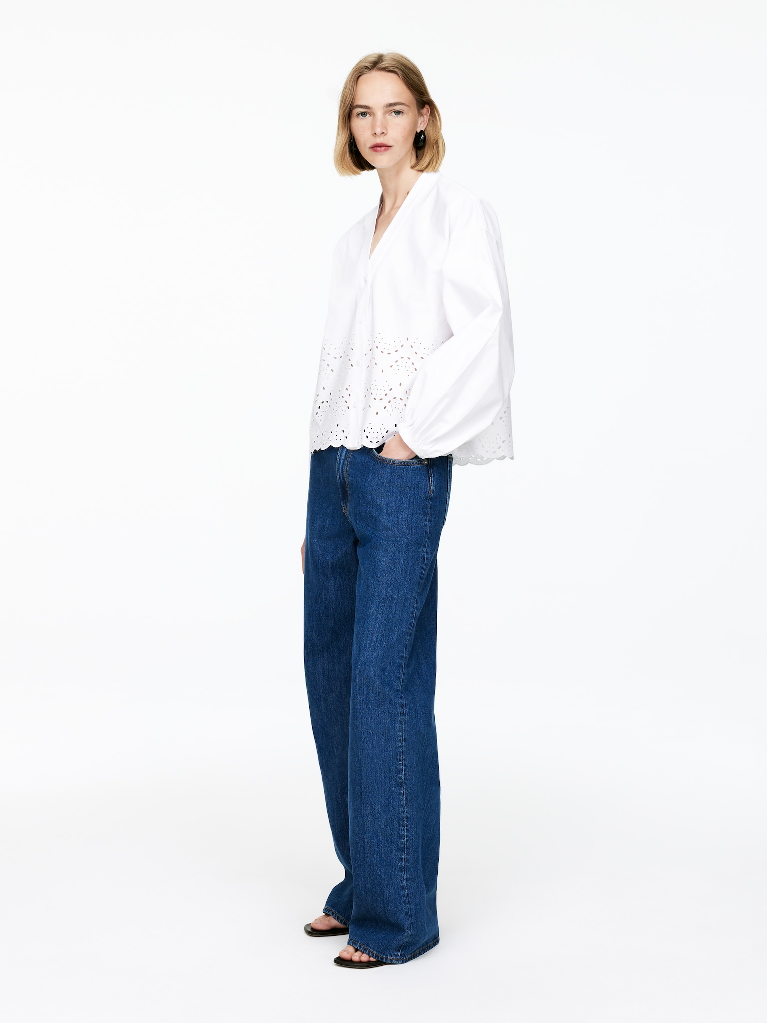 Blouse en broderie anglaise - Blanc/Bleu foncé - 5