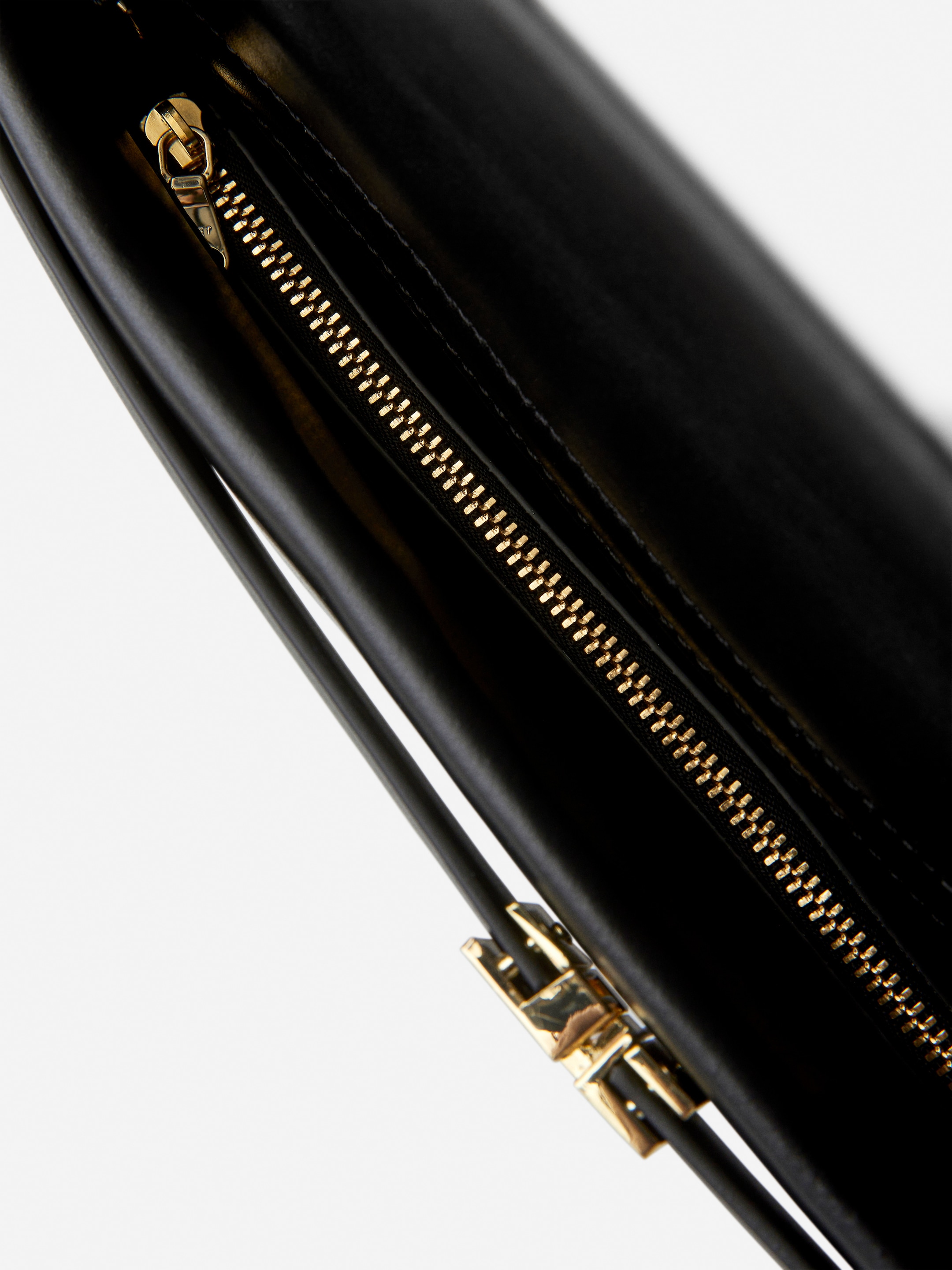 Leather Shoulder Bag - Black - Women - StillMedia/DescriptiveDetail - 4
