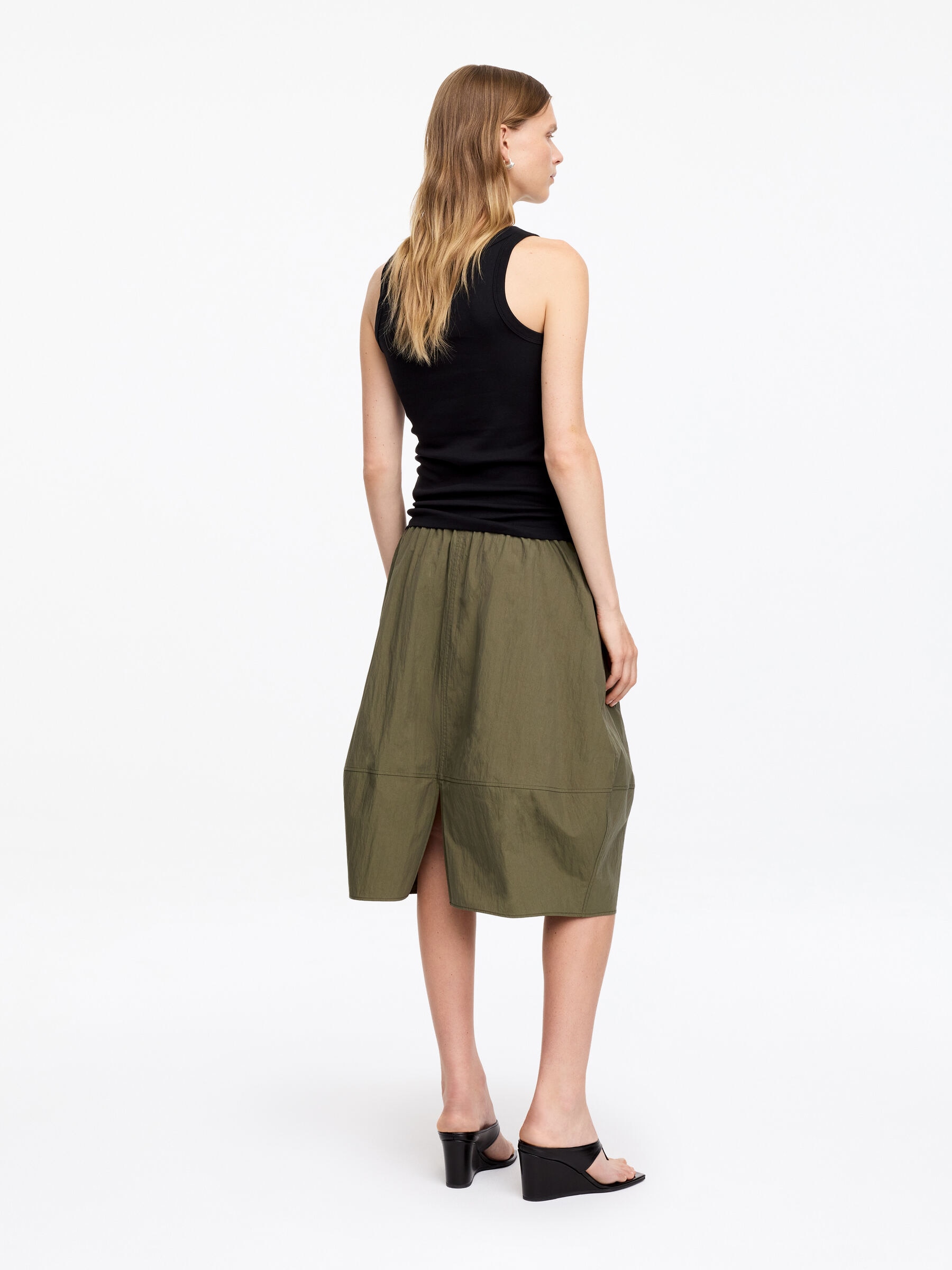 Falda midi con silueta envolvente - Verde caqui oscuro - Corte estándar - Women - StillMedia/Lookbook - 4