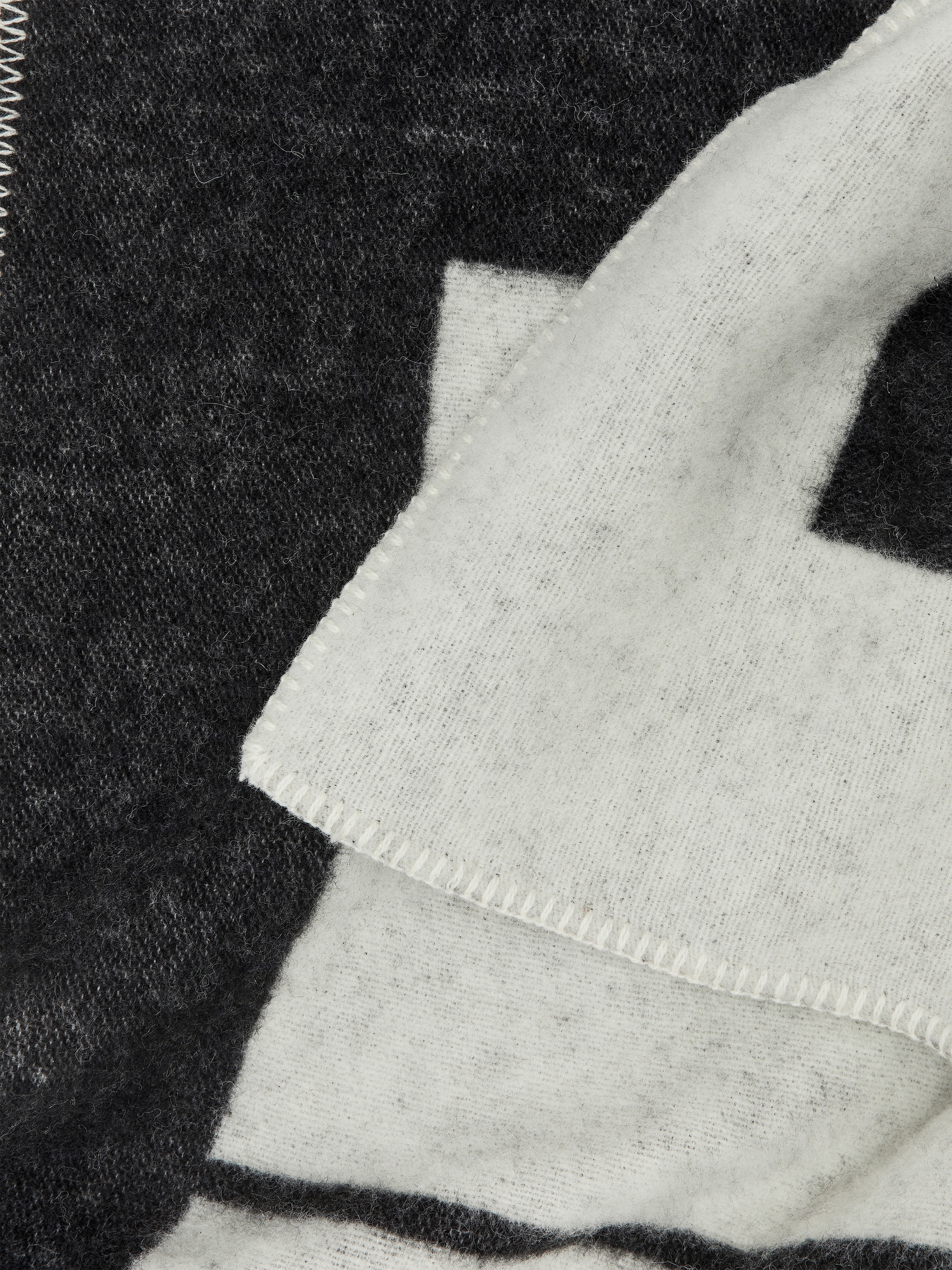 Klippan Wool Blanket - Black/Off White - Homeware - StillMedia/DescriptiveDetail - 2