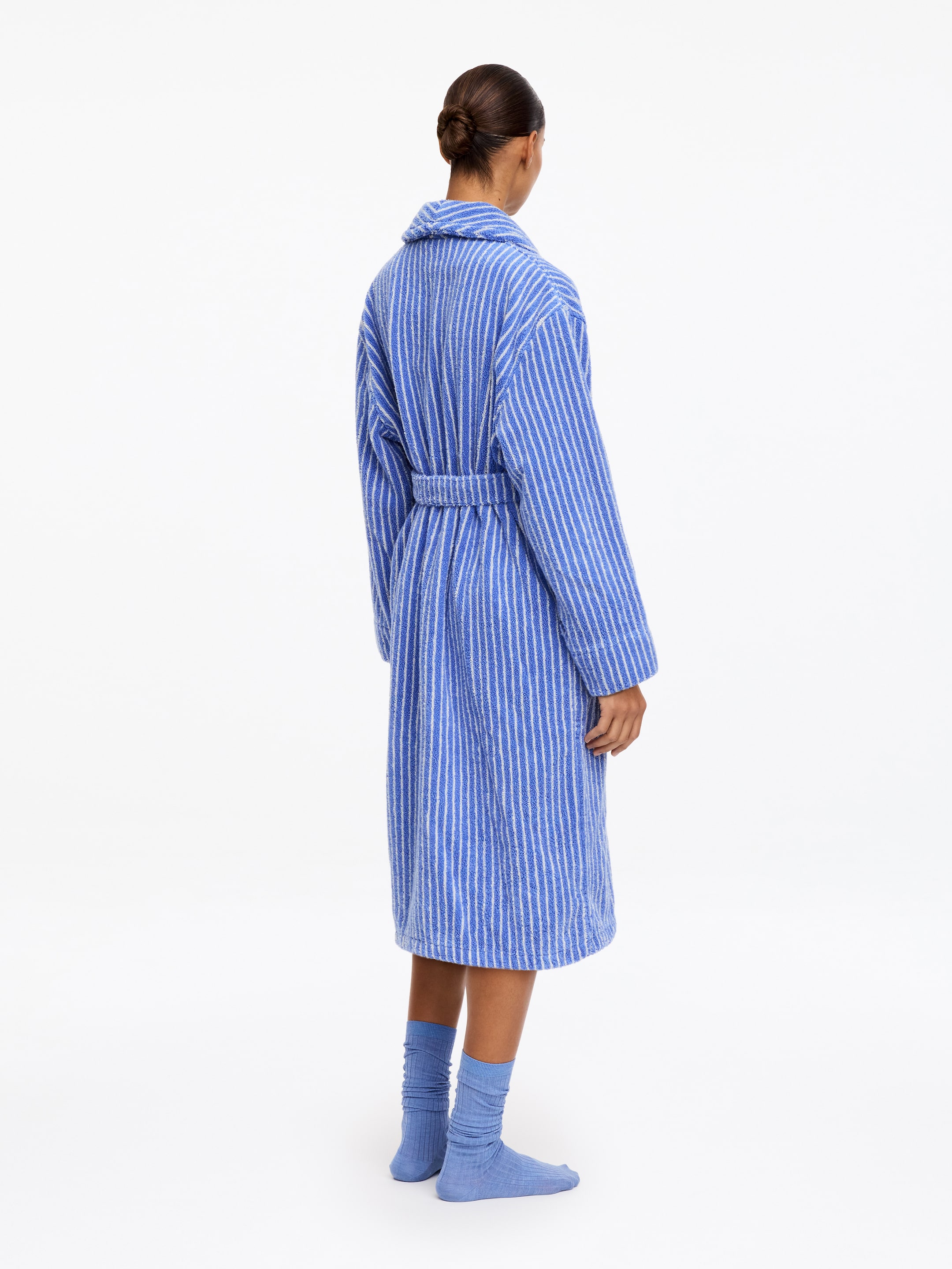 Unisex Cotton Terry Bathrobe - Blue - Women - StillMedia/Lookbook - 14