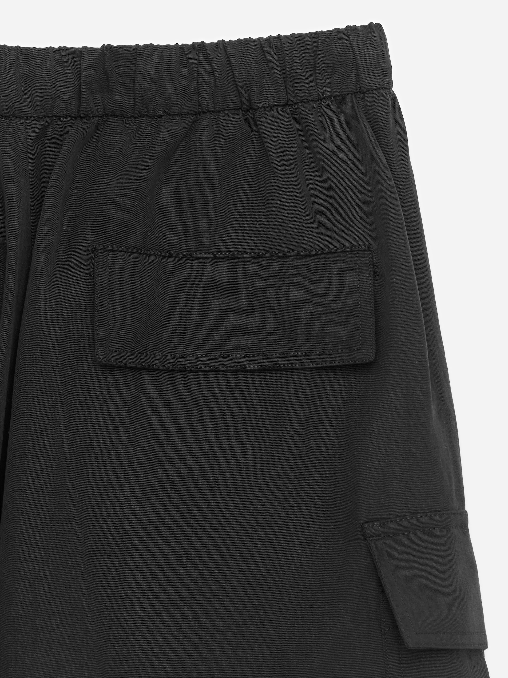 Fluid Cargo Trousers - Black - Loose fit - Women - StillMedia/DescriptiveStillLife - 2