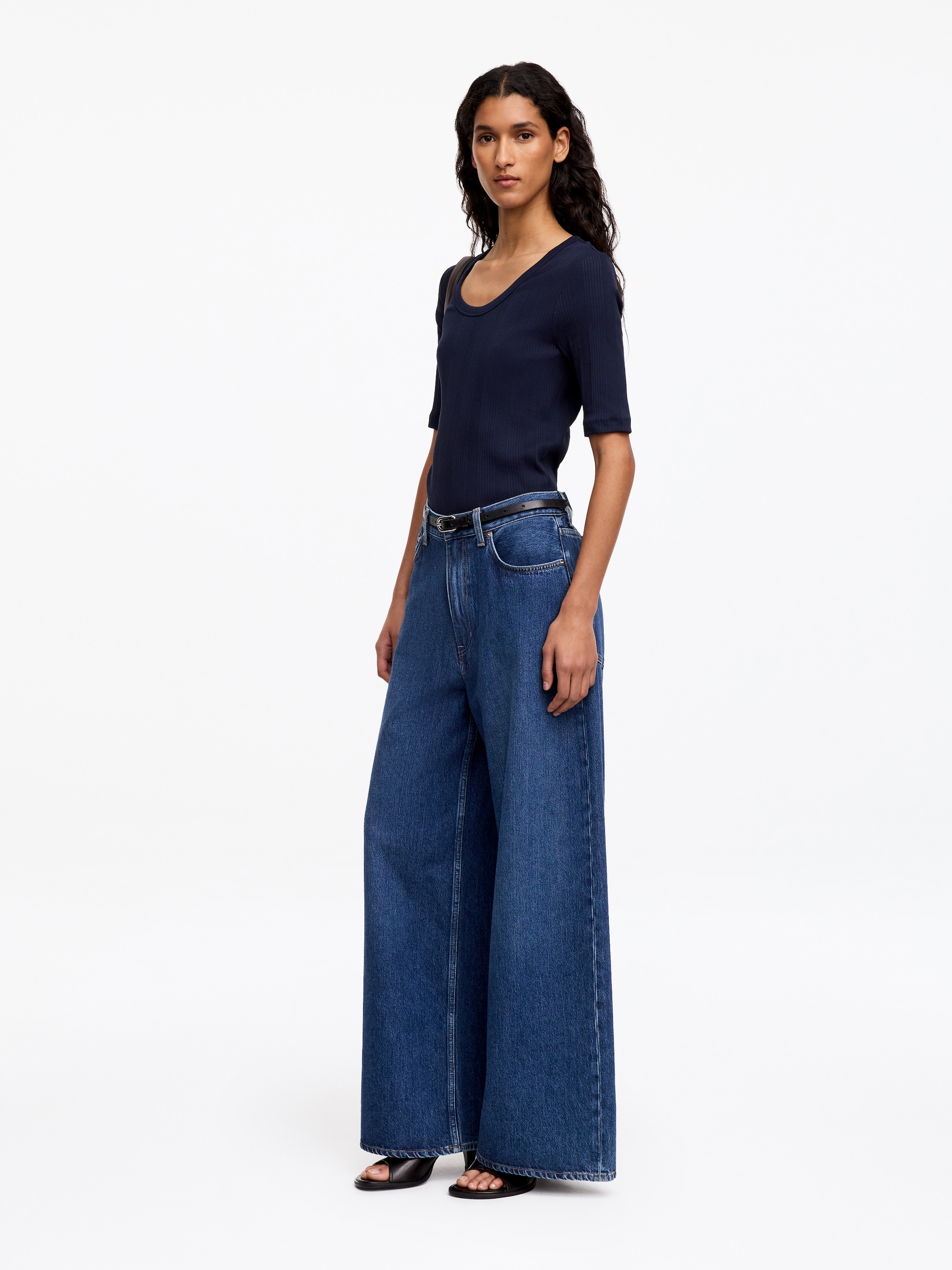 CEDAR Oversized Wide Jeans - Blue - Oversized - Women - StillMedia/Lookbook - 3