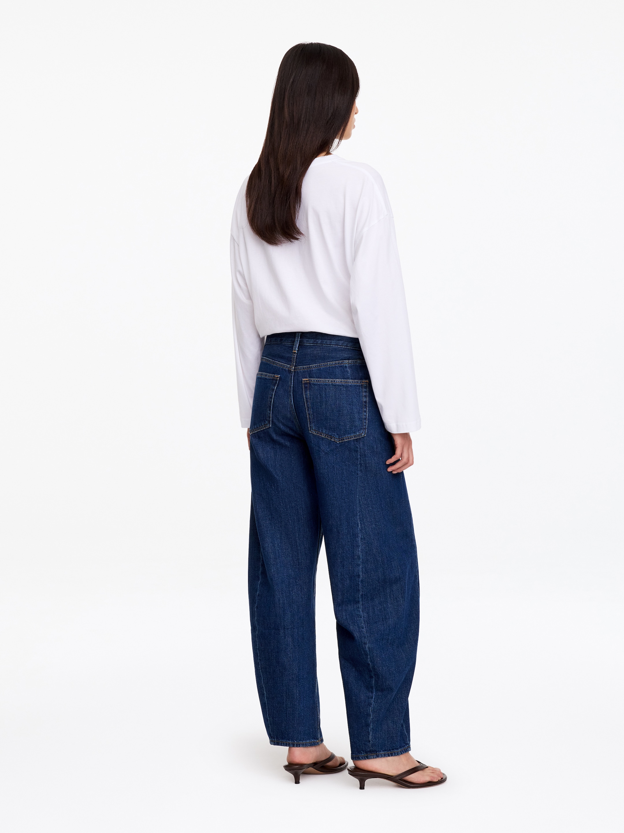 Vaqueros de pernera barril BLOOM - Azul - Corte relajado - women - StillMedia/Lookbook - 11