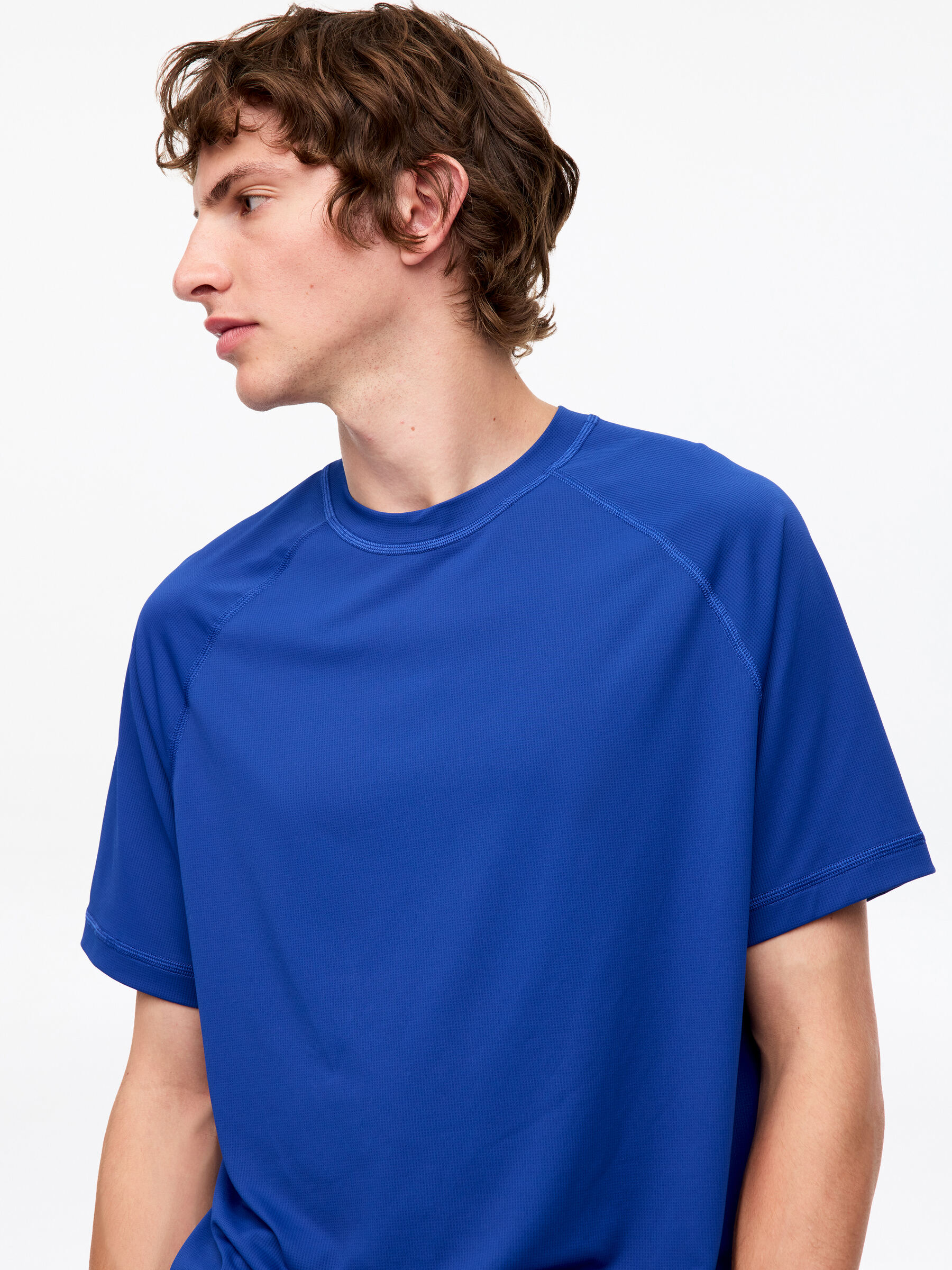 ARKET ACTIVE Tech T-Shirt - Bright Blue - Regular fit - Men - StillMedia/Lookbook - 2