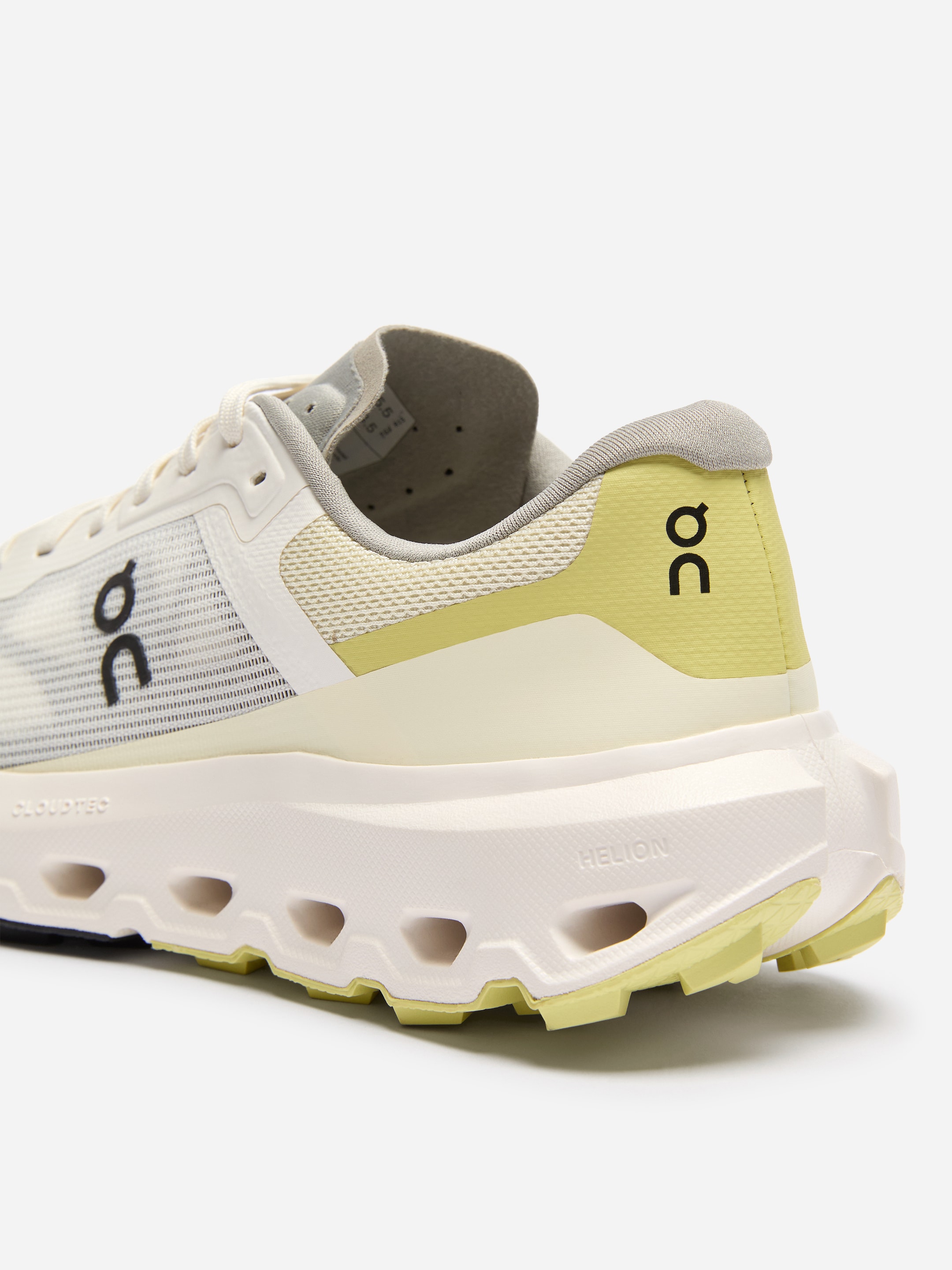 On Cloudvista 3 trainers - Off-white - women - StillMedia/DescriptiveDetail - 2