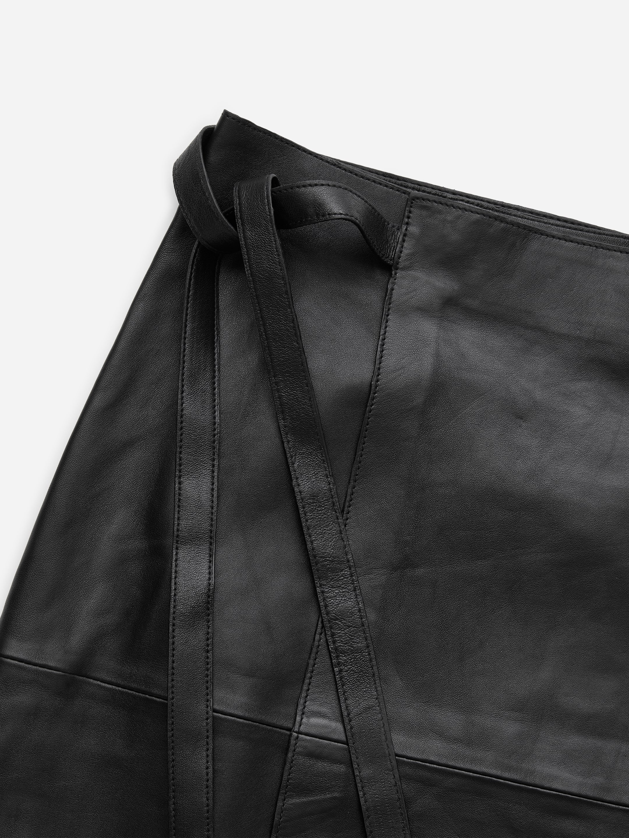 Leather Wrap Skirt - Black - Regular fit - women - StillMedia/DescriptiveStillLife - 2