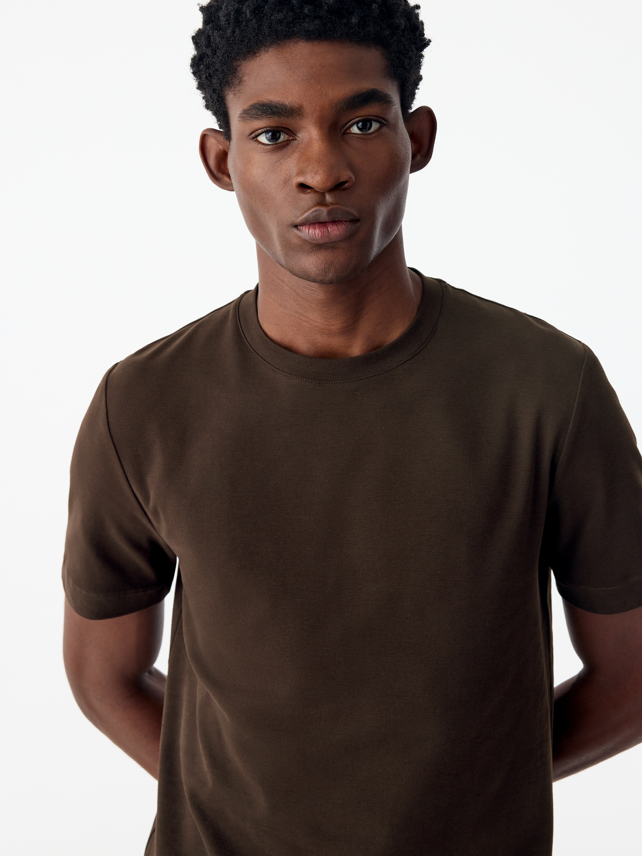 Regular Interlock T-shirt - Brown - Regular fit - men - StillMedia/Lookbook - 2