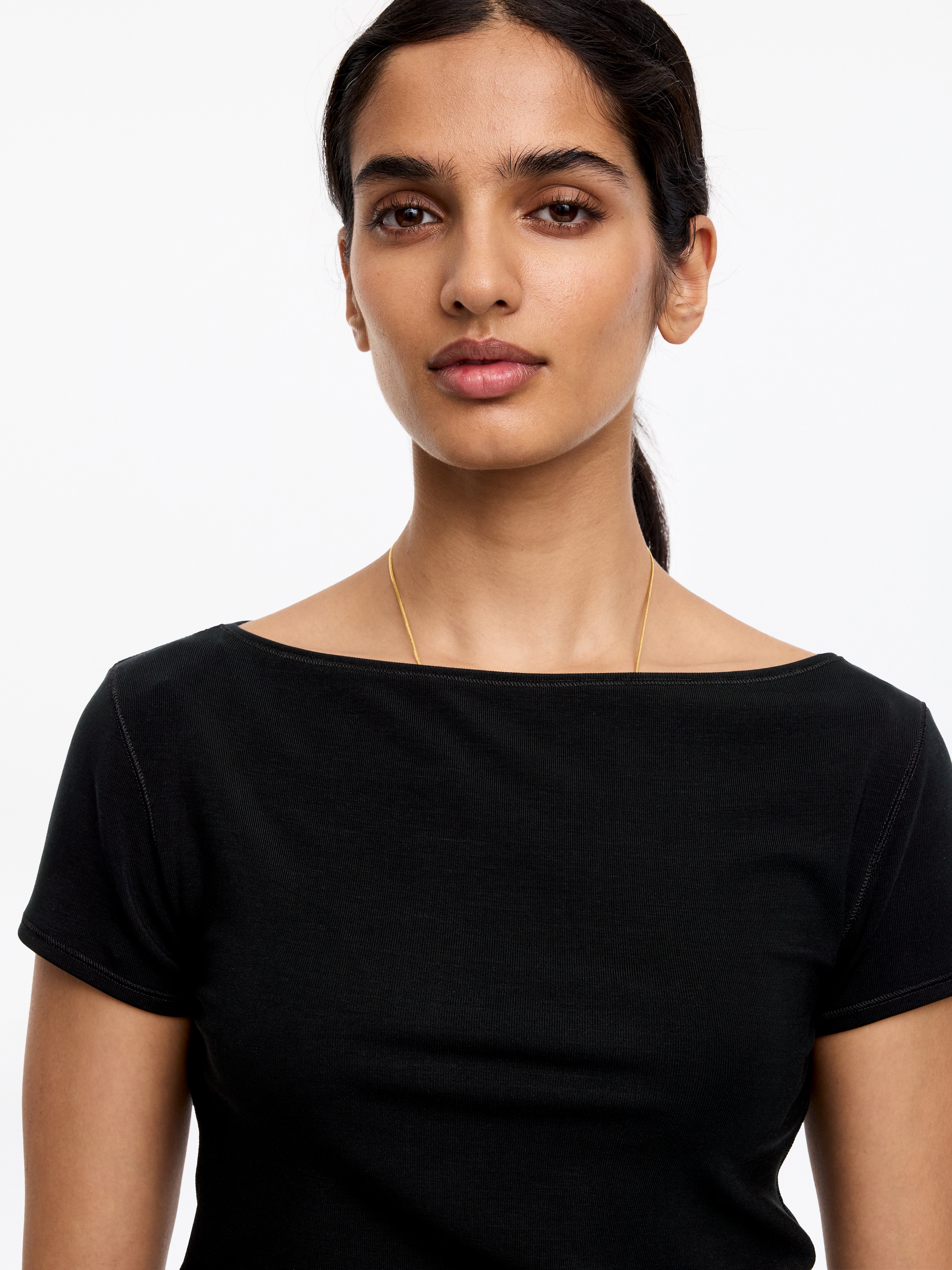 Boat-Neck Stretch T-Shirt - Black - Slim fit - Women - StillMedia/Lookbook - 3
