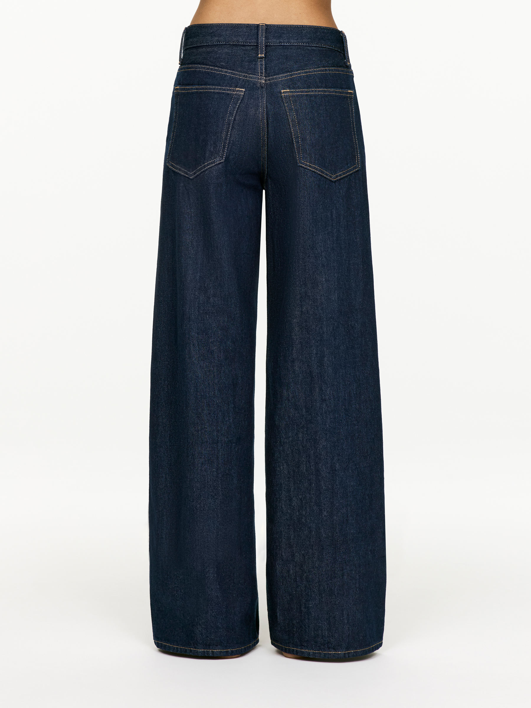 CLOUD Loose Wide Jeans - Dark Blue - Relaxed fit - Women - StillMedia/Lookbook - 13