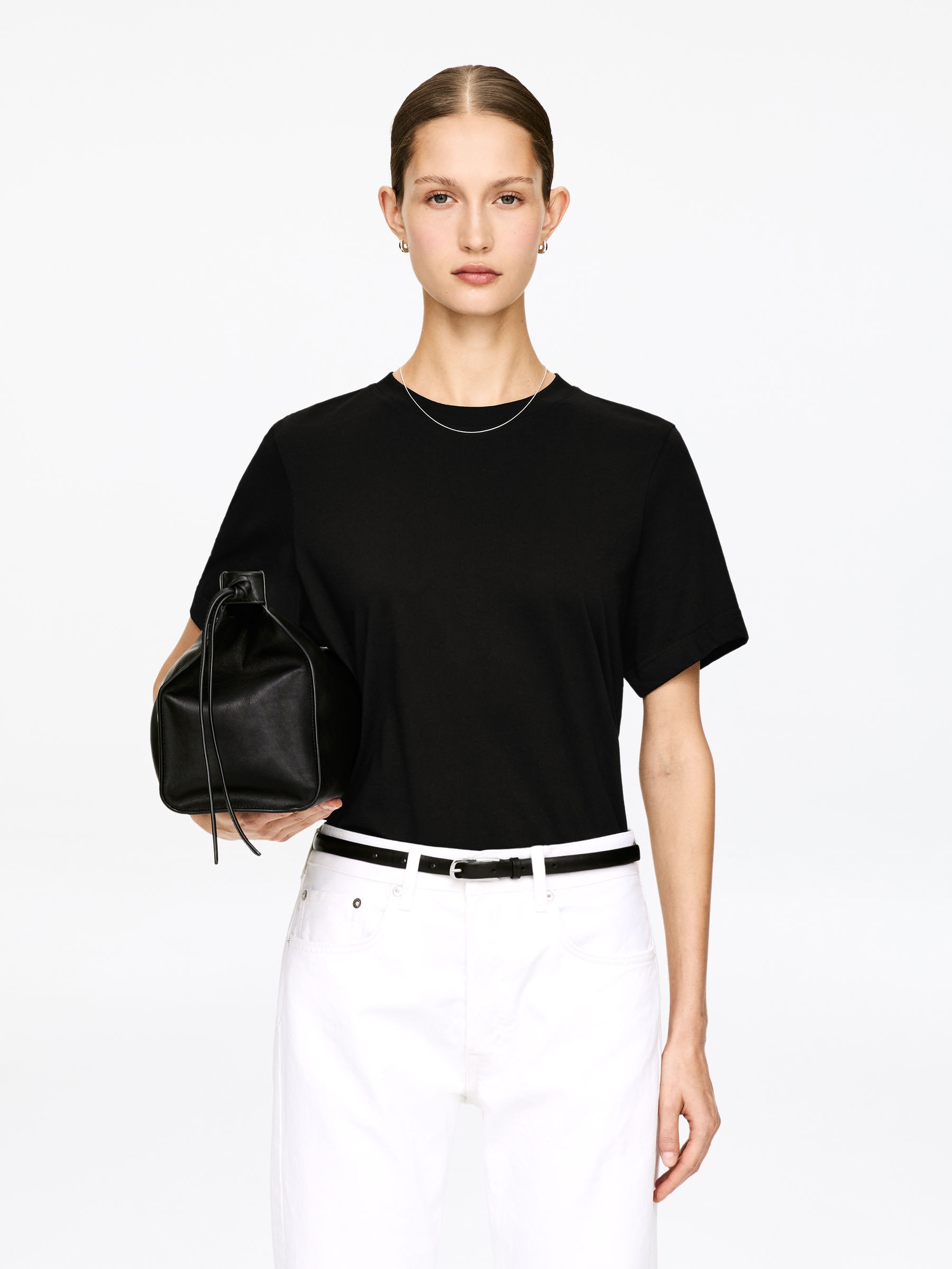 LILY Signature T-Shirt - Black - Regular fit - Women - StillMedia/Lookbook - 55