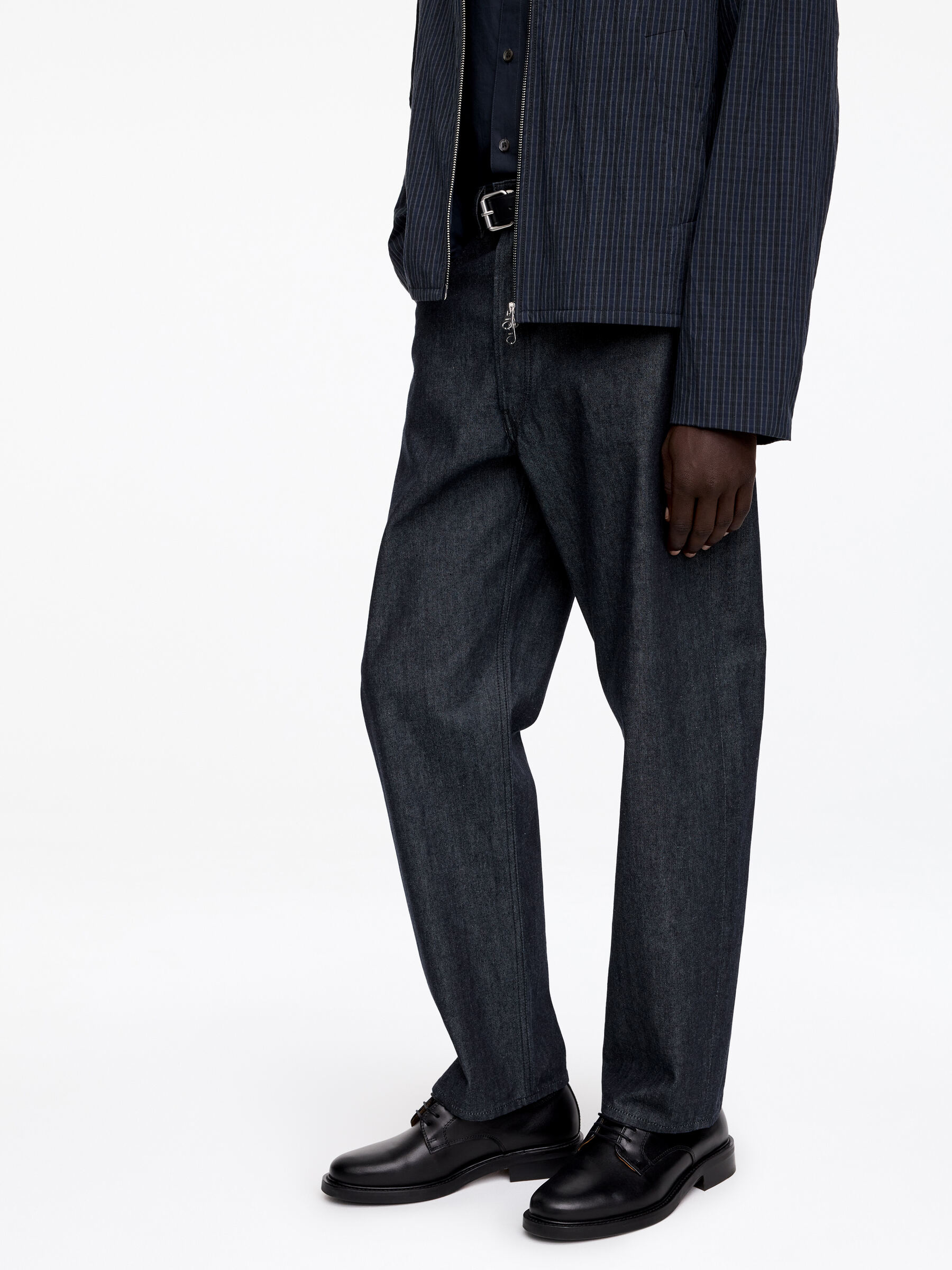 CREEK Relaxed Barrel Jeans - Blue - Relaxed fit - Men - StillMedia/Lookbook - 5