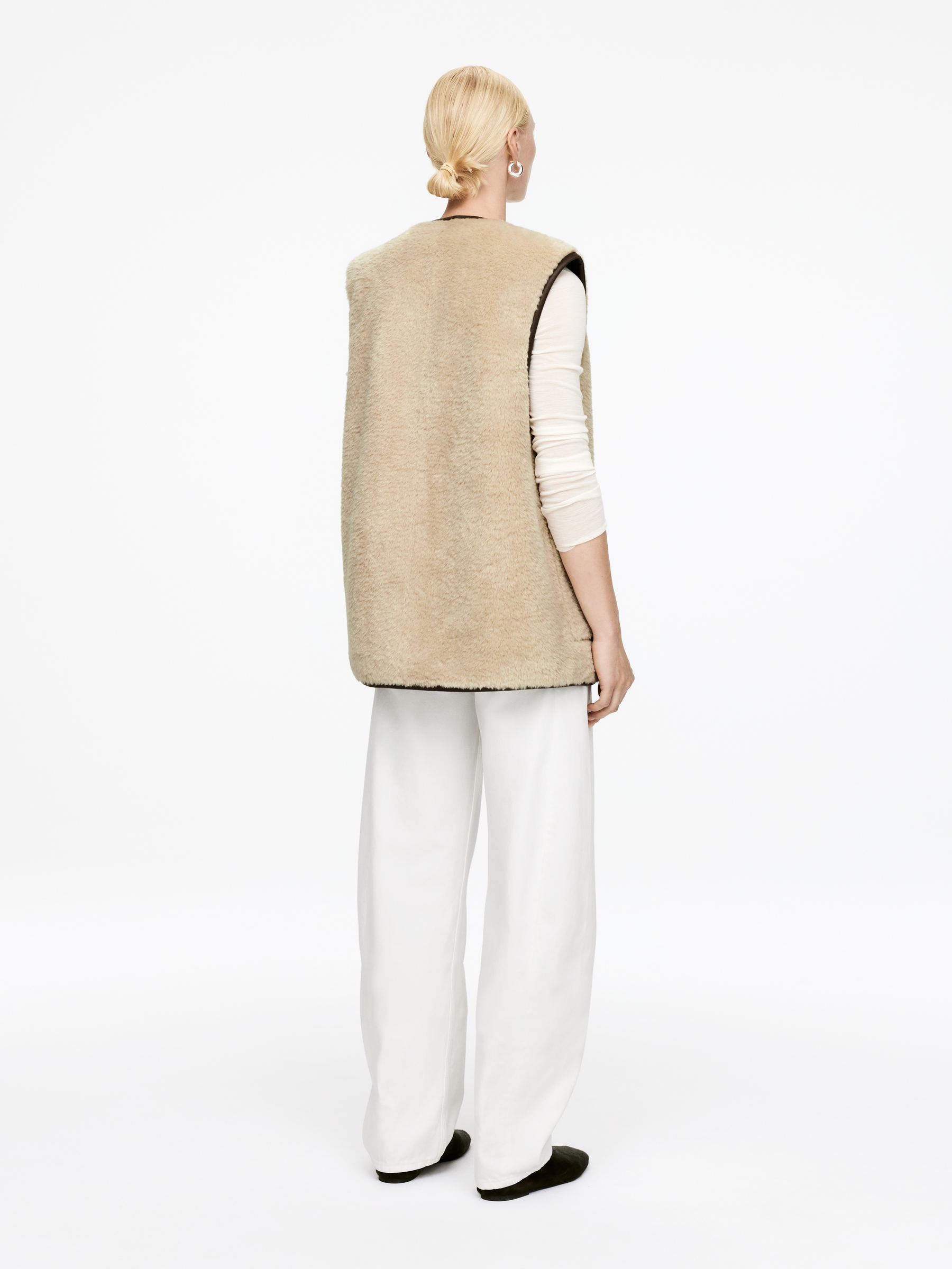 Chaleco de felpa - Beige - Oversized - Women - StillMedia/Lookbook - 6