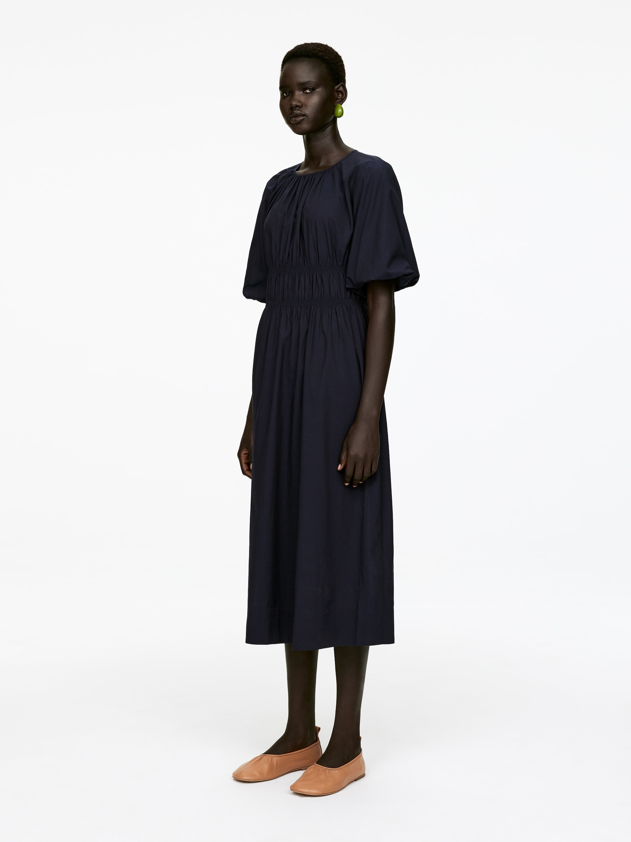 Grösseres Bild ansehen: Kleid mit voluminösen Ärmeln - Dunkelblau - DAMEN | H&M CH 3