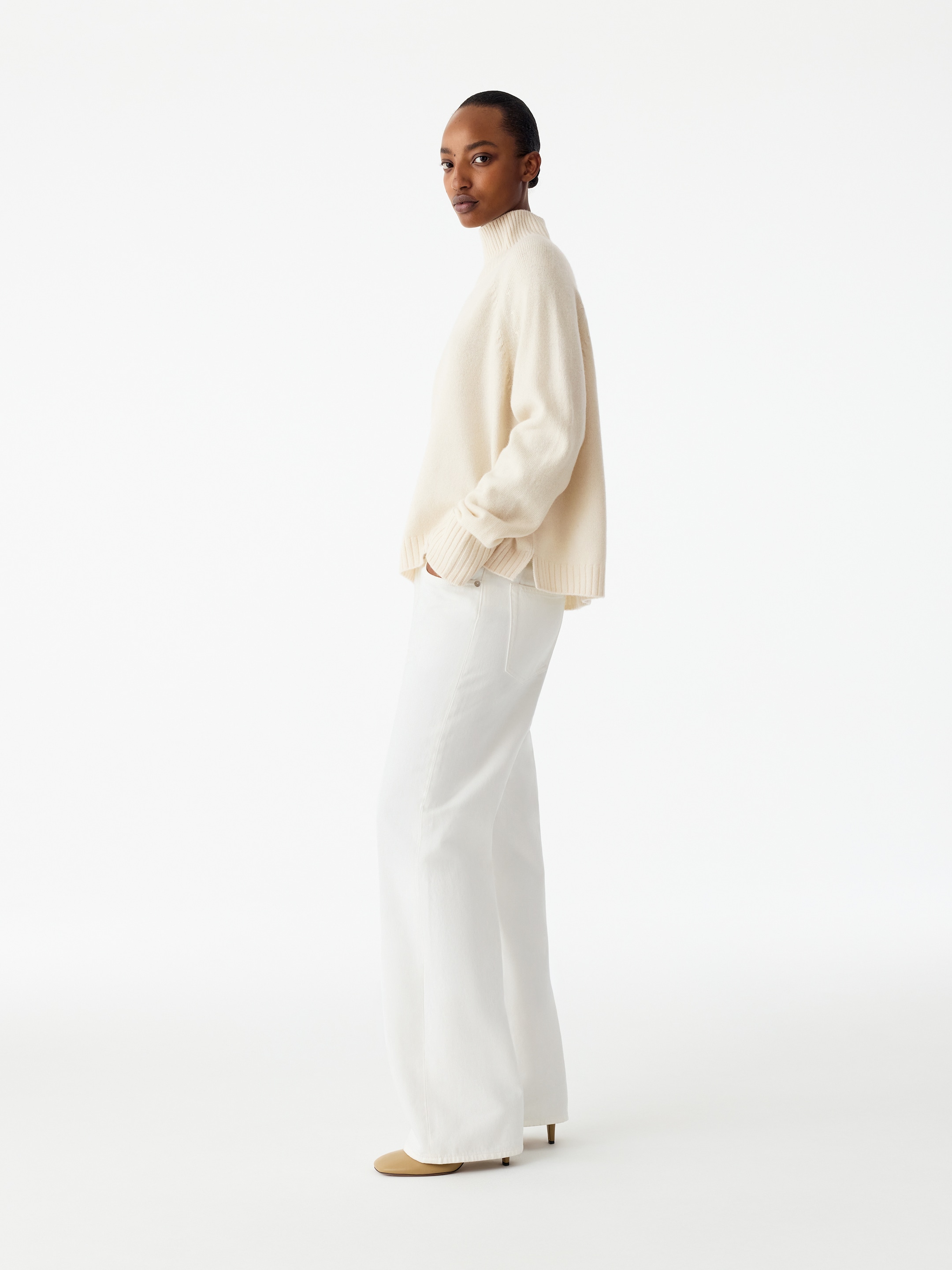 Roll-Neck Wool Jumper - Off White - Regular fit - women - StillMedia/Lookbook - 3