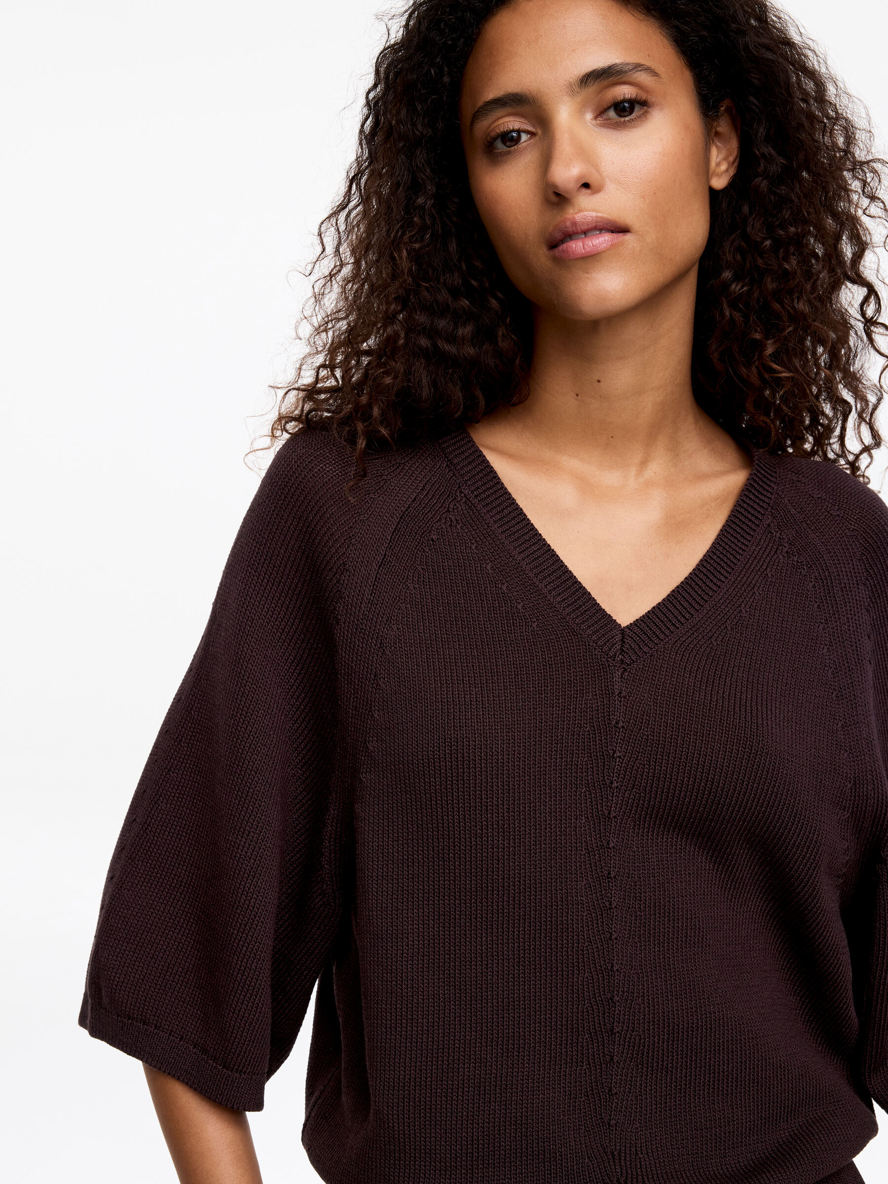 V-Neck Knitted Top - Brown - Loose fit - Women - StillMedia/Lookbook - 4