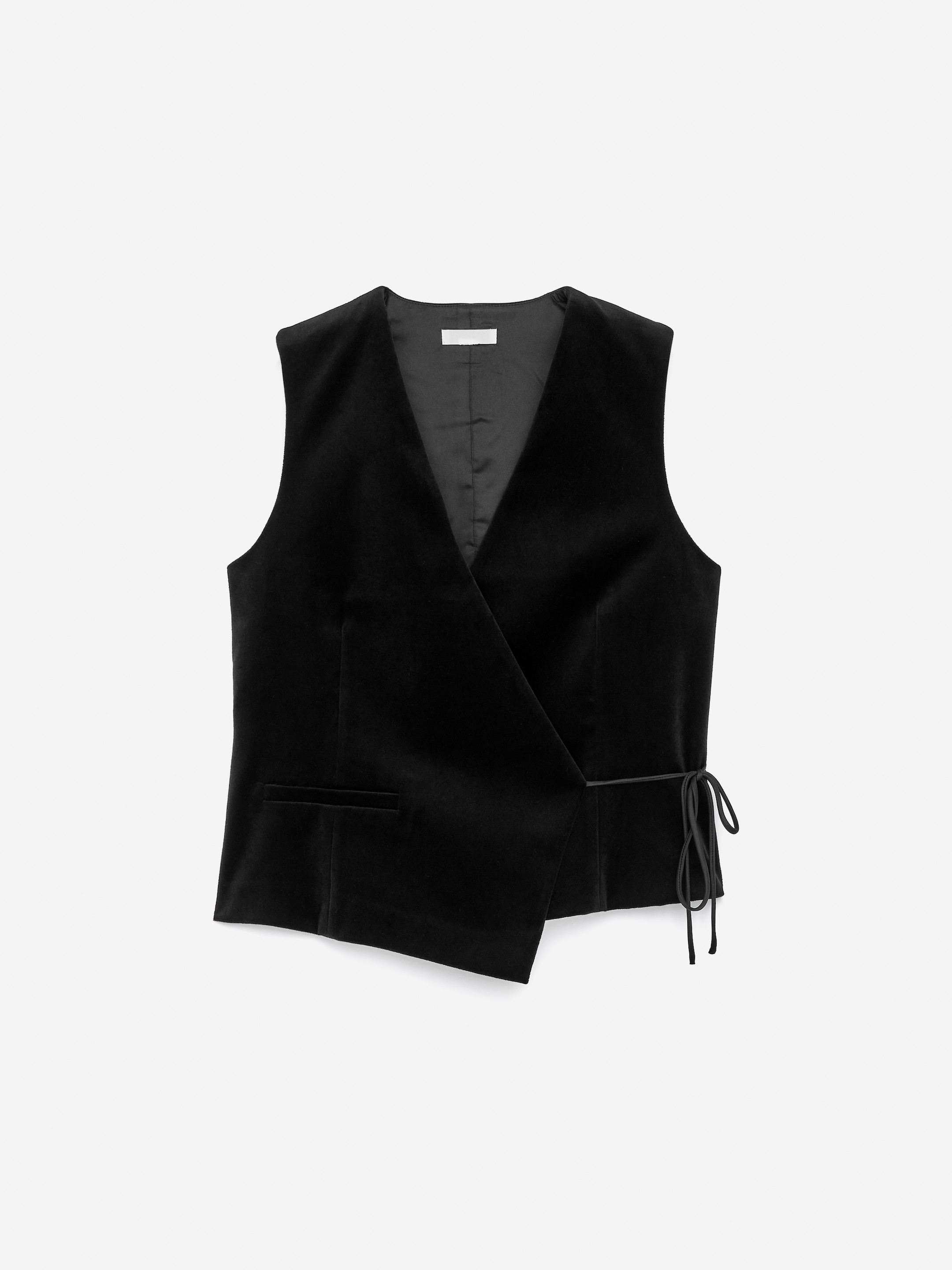 Velvet Vest - Black - Regular fit - Women - StillMedia/DescriptiveStillLife - 2