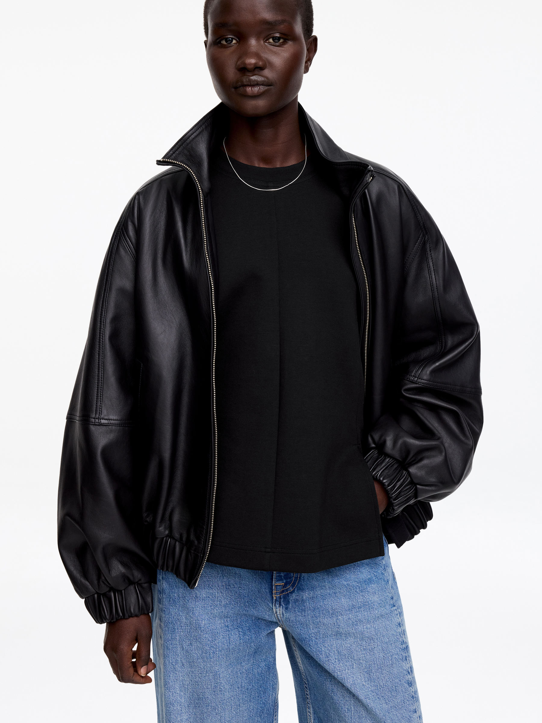 Sculptural Top - Black - Regular fit - Women - StillMedia/Lookbook - 5