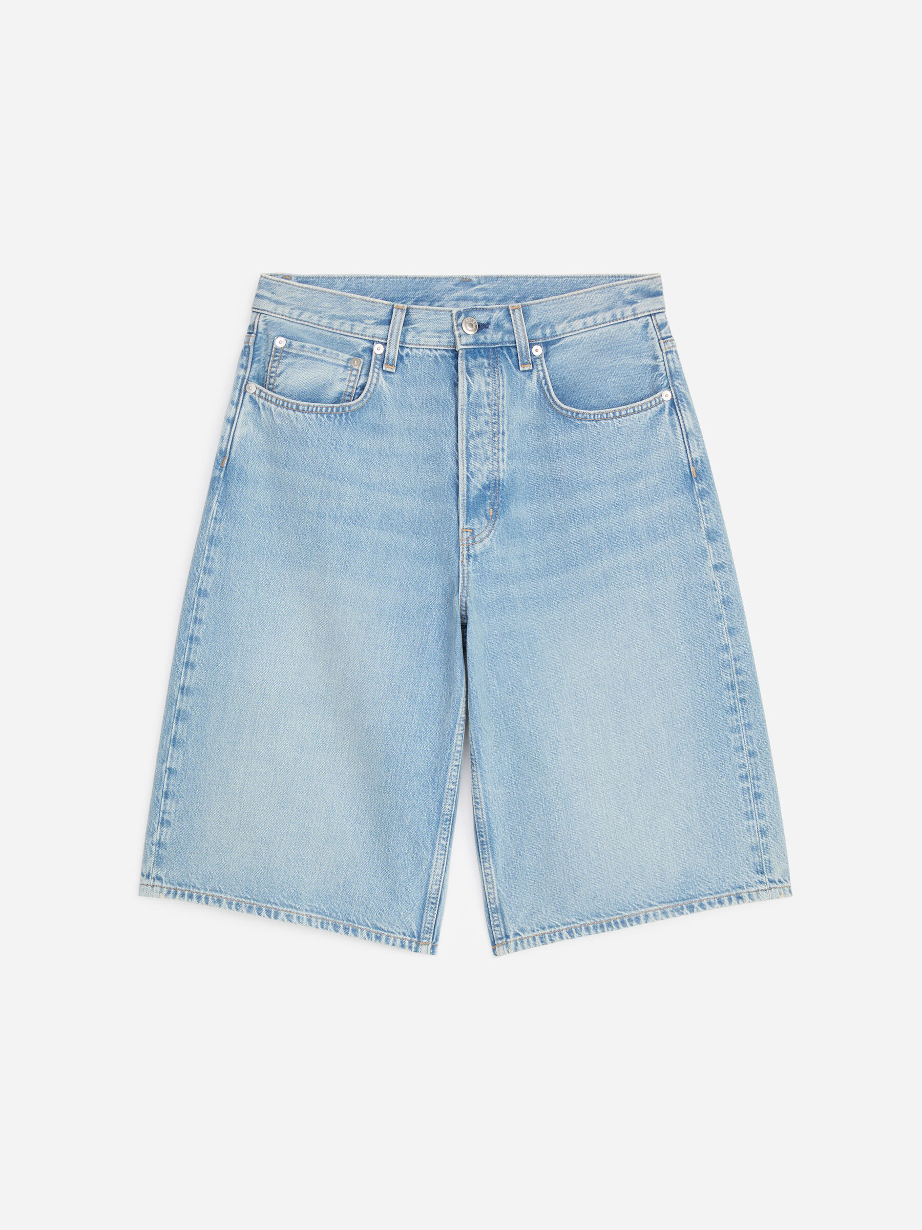 Long Denim Shorts - Light Blue - Loose fit - Women - StillMedia/DescriptiveStillLife - 1