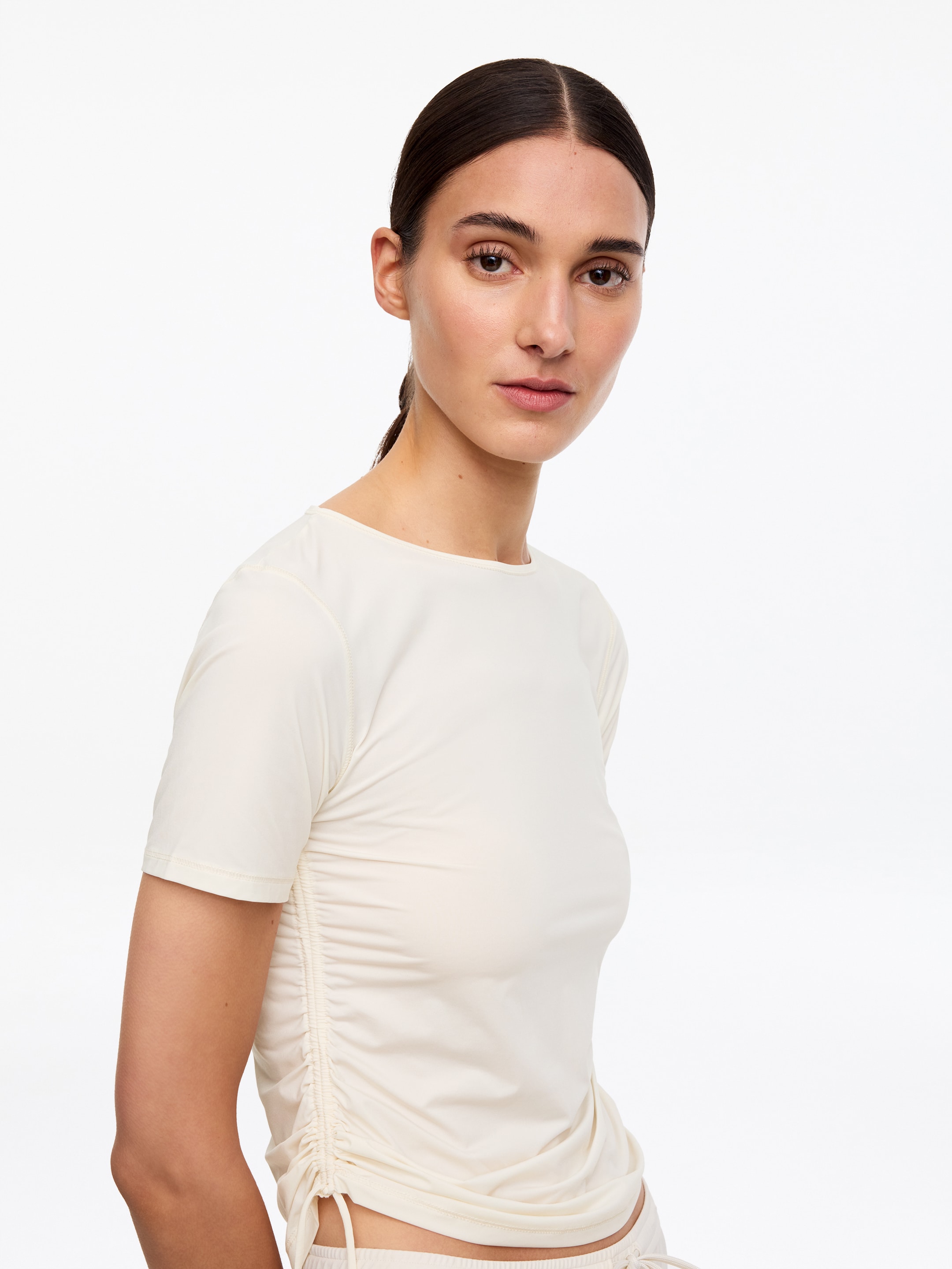 Training Top - Off White - Slim fit - Women - StillMedia/Lookbook - 2