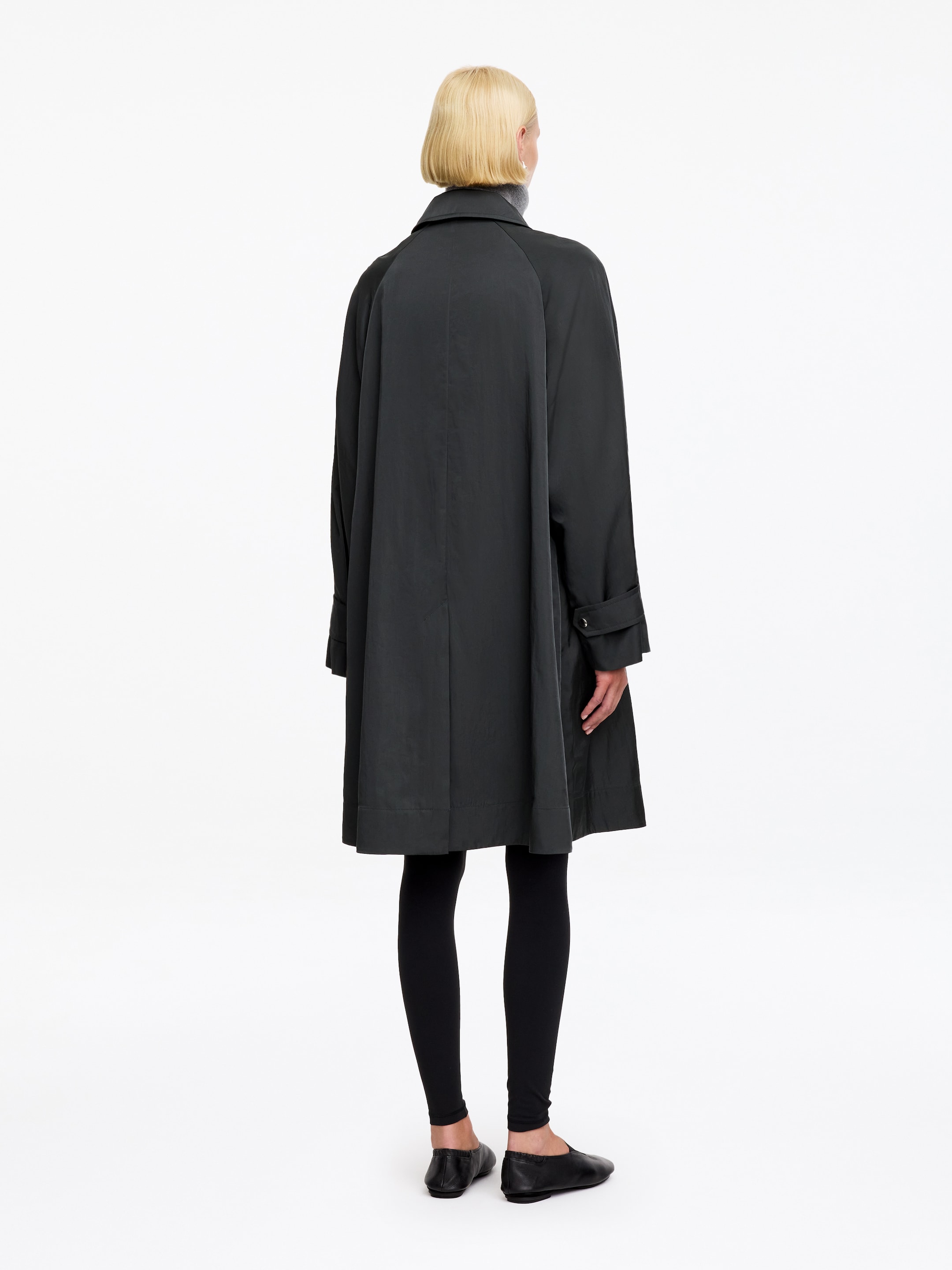 Lockerer Mantel aus Nylon - Grau - Loose Fit - women - StillMedia/Lookbook - 7