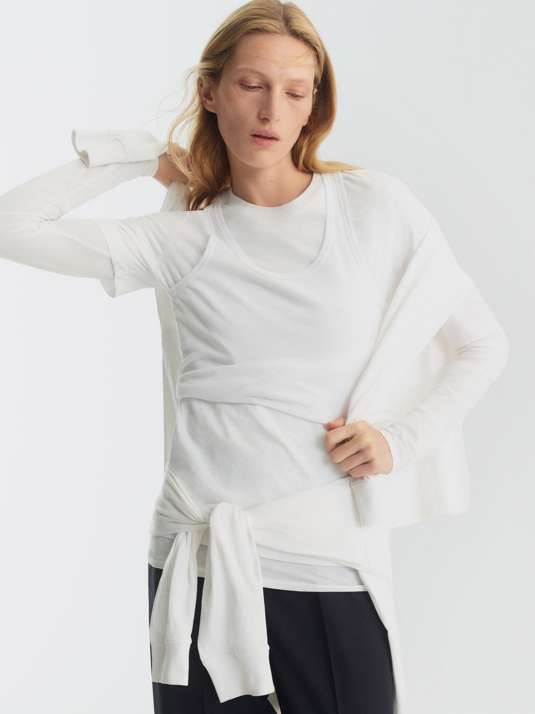 LILY Signature T-Shirt - White - Regular fit - Women - StillMedia/Environmental - 1