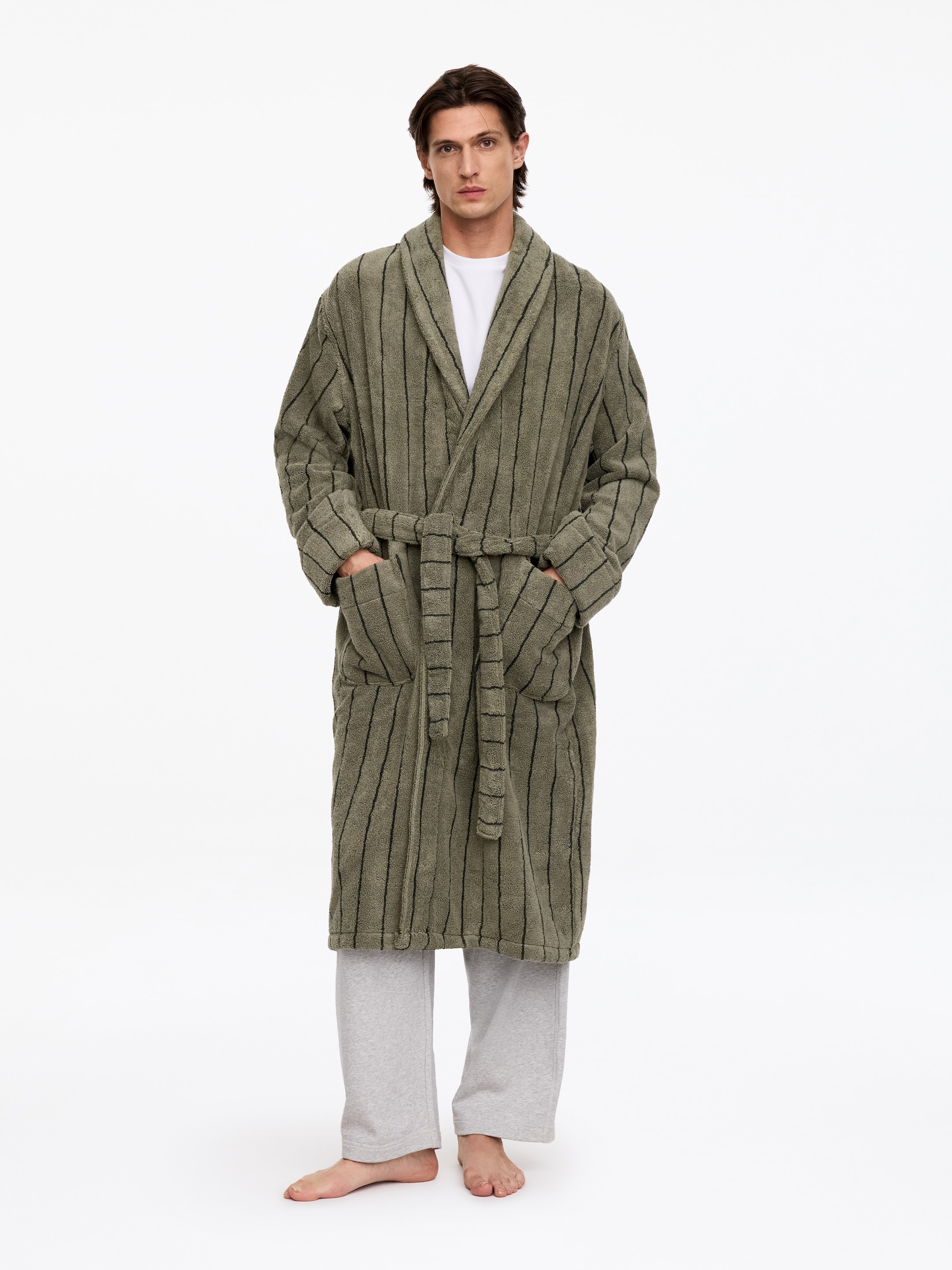 Unisex-Bademantel aus Baumwollfrottee - Khaki - homeware - StillMedia/Lookbook - 9
