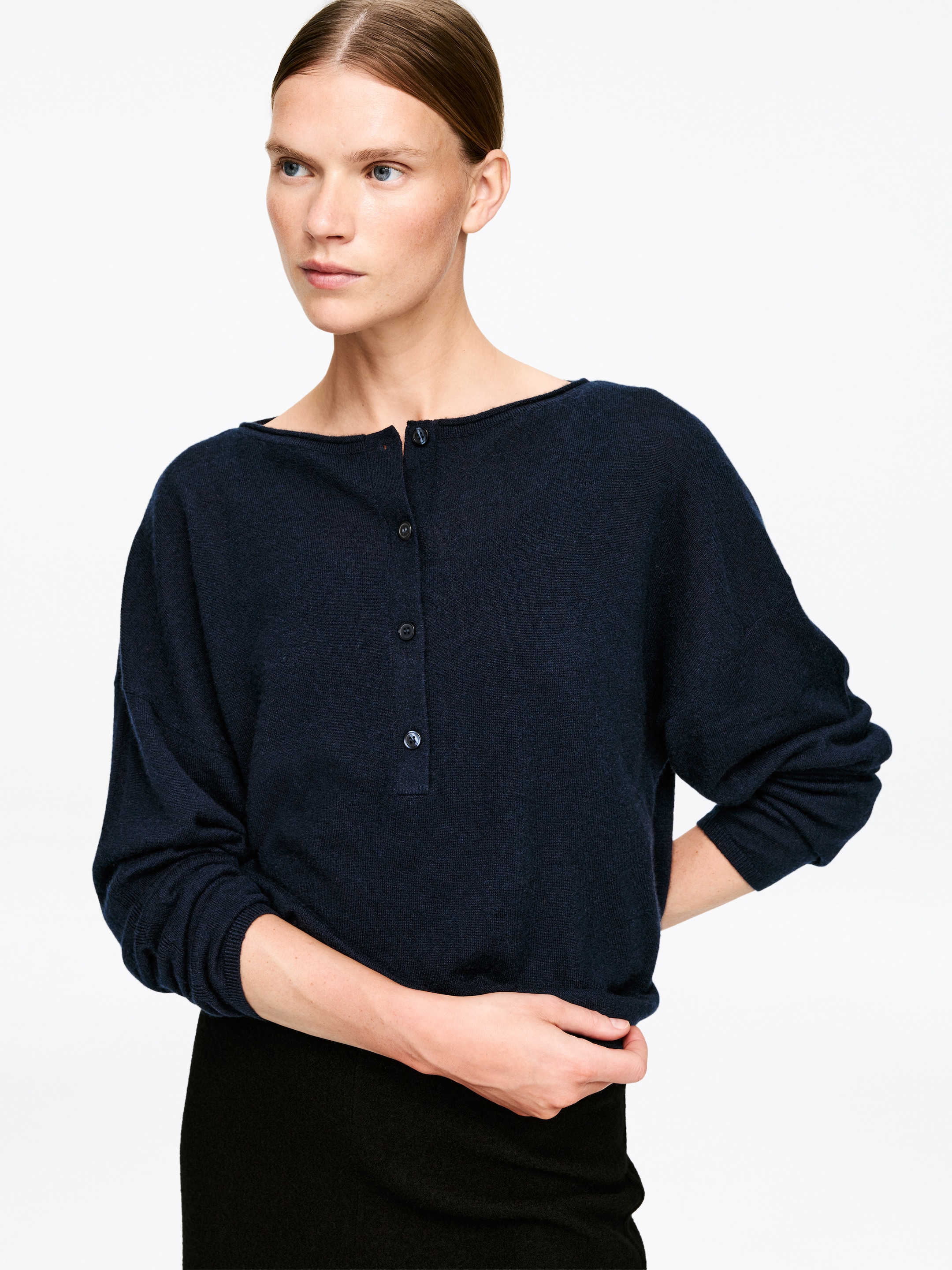 Pure Cashmere Boat-Neck Jumper - Dark Blue - Loose fit - Women - StillMedia/Lookbook - 4
