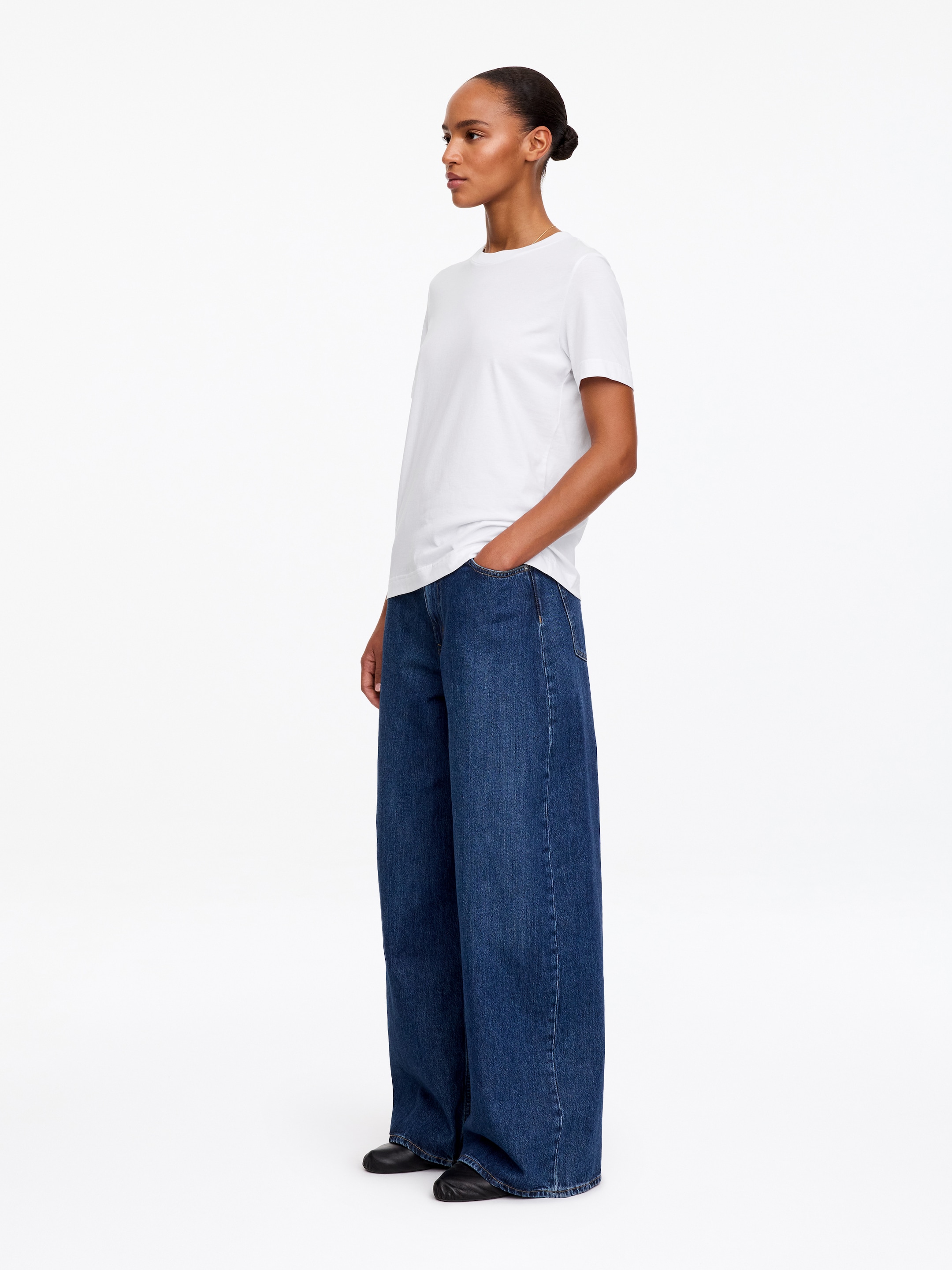 Signature Short-Sleeve T-Shirt - White - Regular fit - women - StillMedia/Lookbook - 75