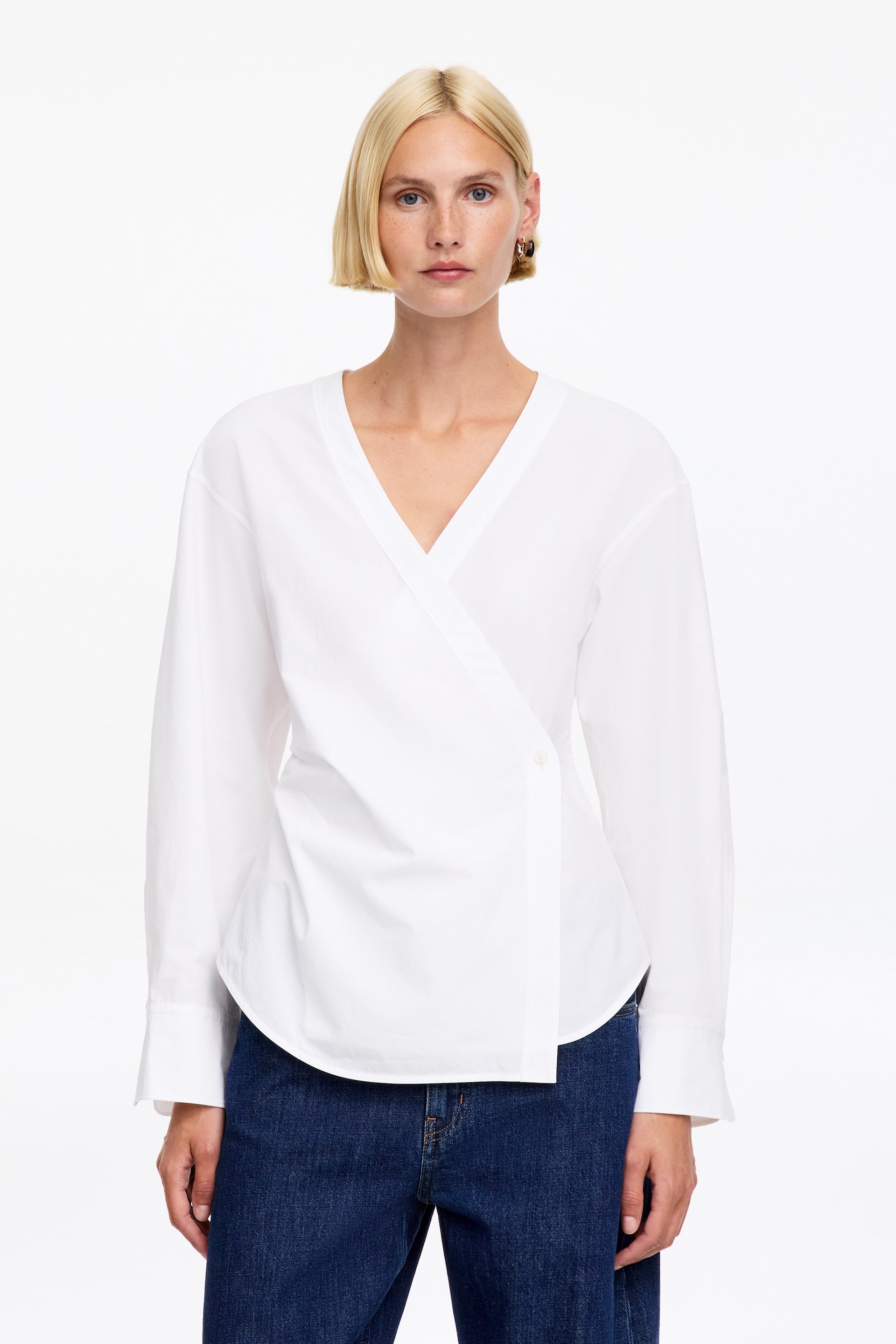 Grotere afbeelding bekijken: Katoenen overhemd met overslag - Wit - DAMES | H&M BE 1