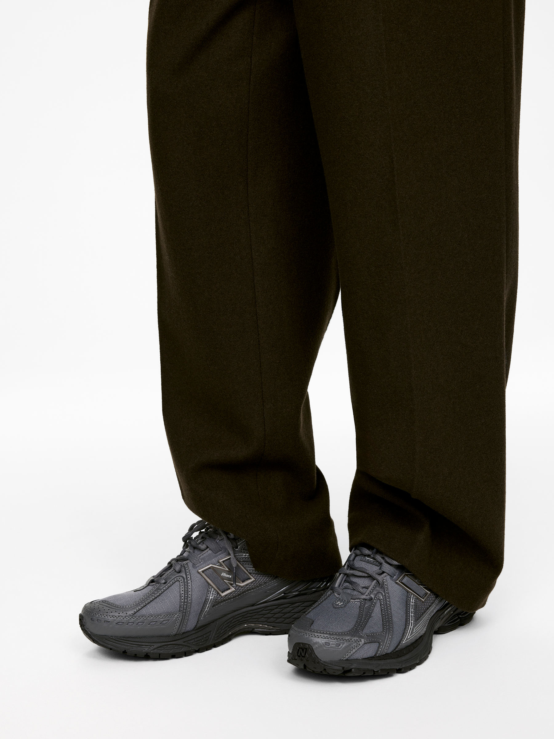 New Balance 1906R Trainers - Grey - Men - StillMedia/Lookbook - 9