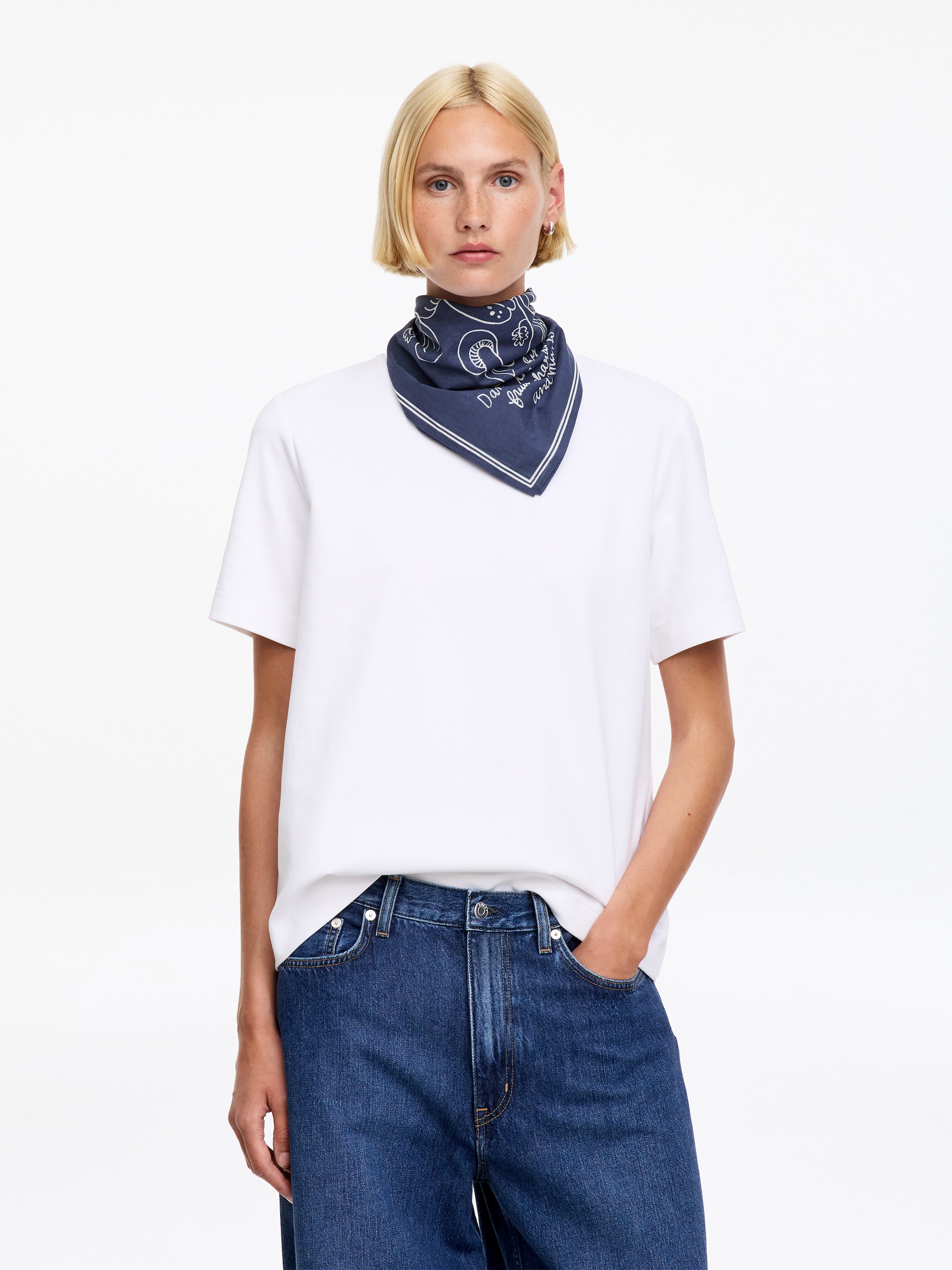 Bandana estampada ARKET CAFÉ - Azul oscuro - Café - StillMedia/Lookbook - 6